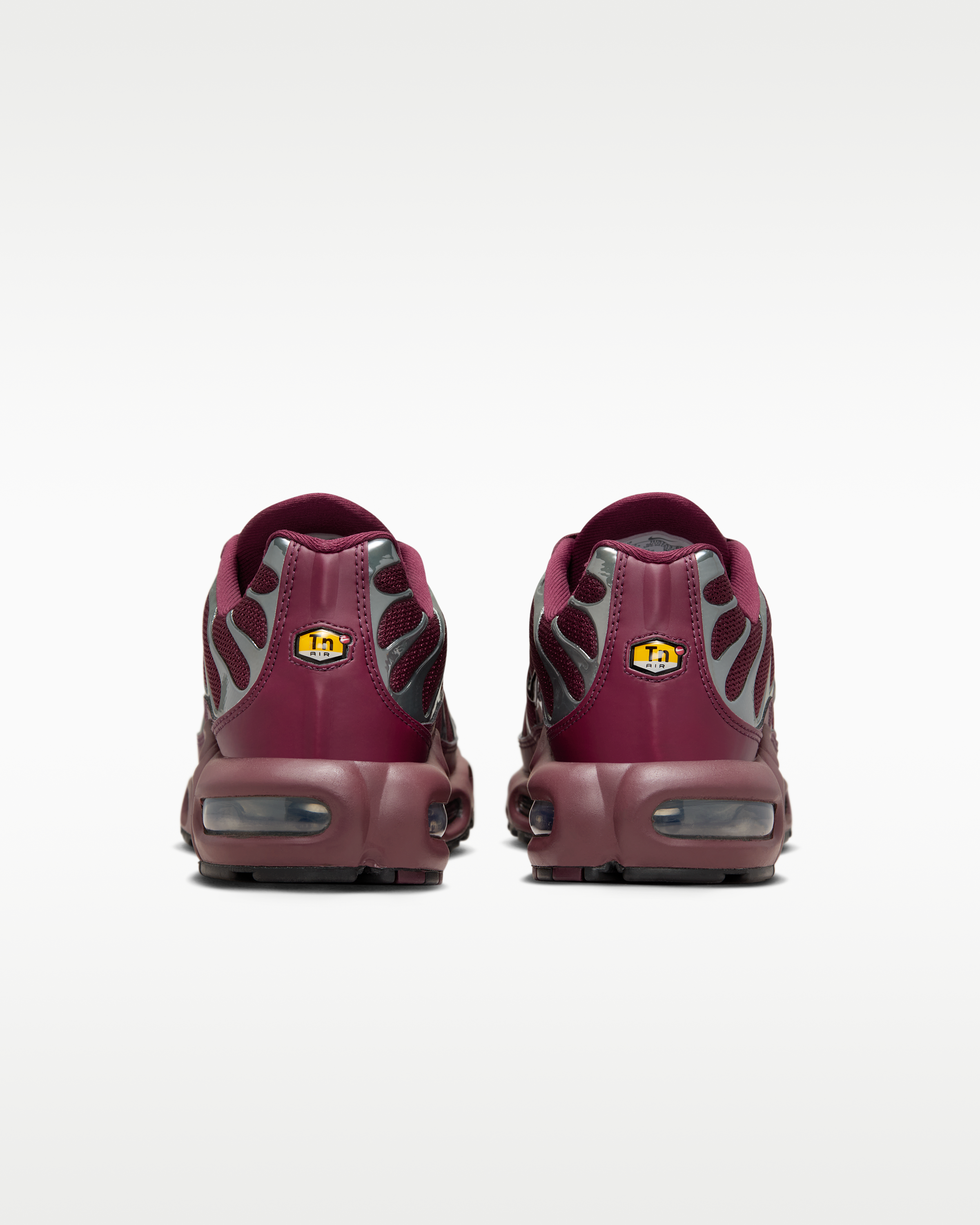 Nike Air Max Plus SE Women's Shoes - Night Maroon/Dark Team Red/Metallic Silver/Black - View 6