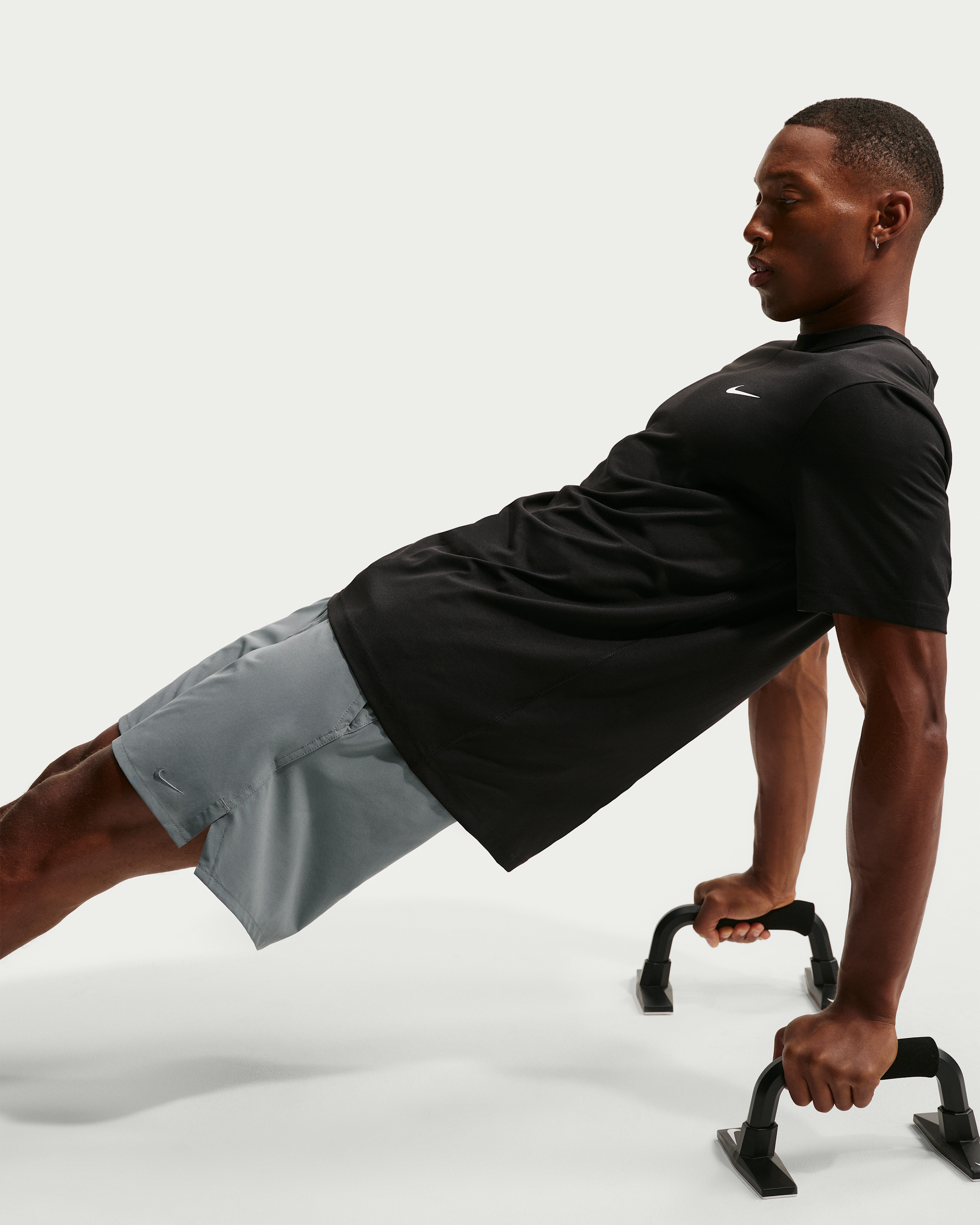 Nike Unlimited Men's Dri-FIT 18cm (approx.) Unlined Versatile Shorts - Smoke Grey/Black/Smoke Grey - View 4