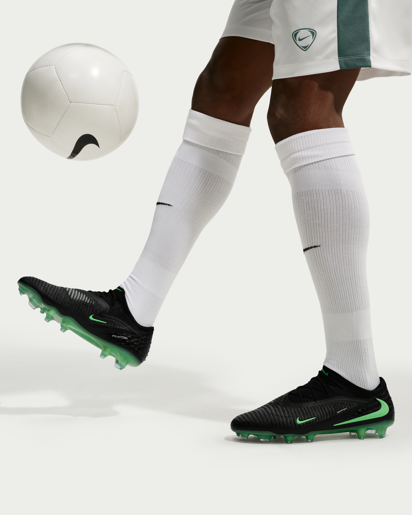 Nike Phantom 6 Low Elite Firm-Ground Football Boot - Black/Black/Illusion Green - View 11