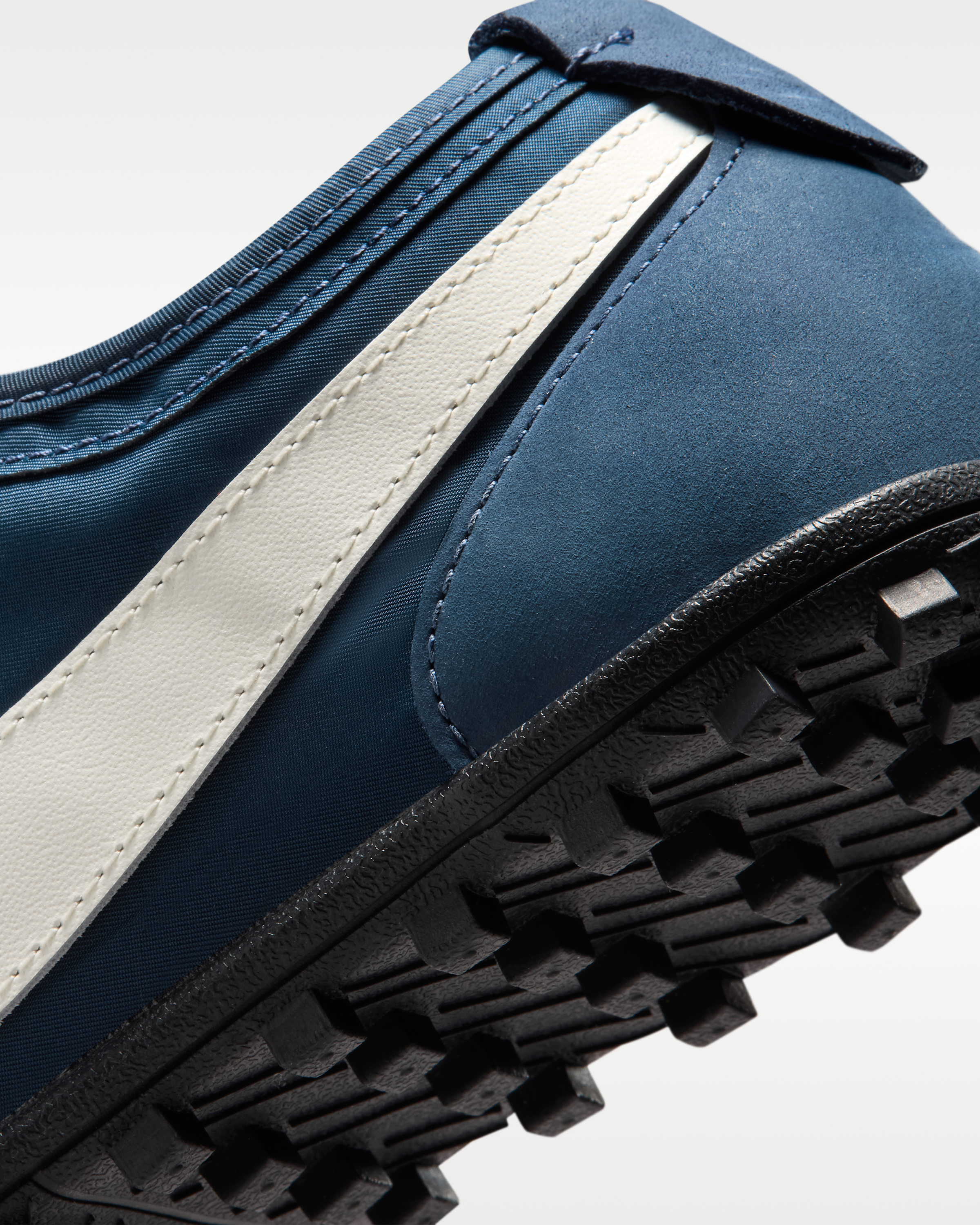 Nike Moon Shoe OG Men's Shoes - Midnight Navy/Black/Sail - View 8