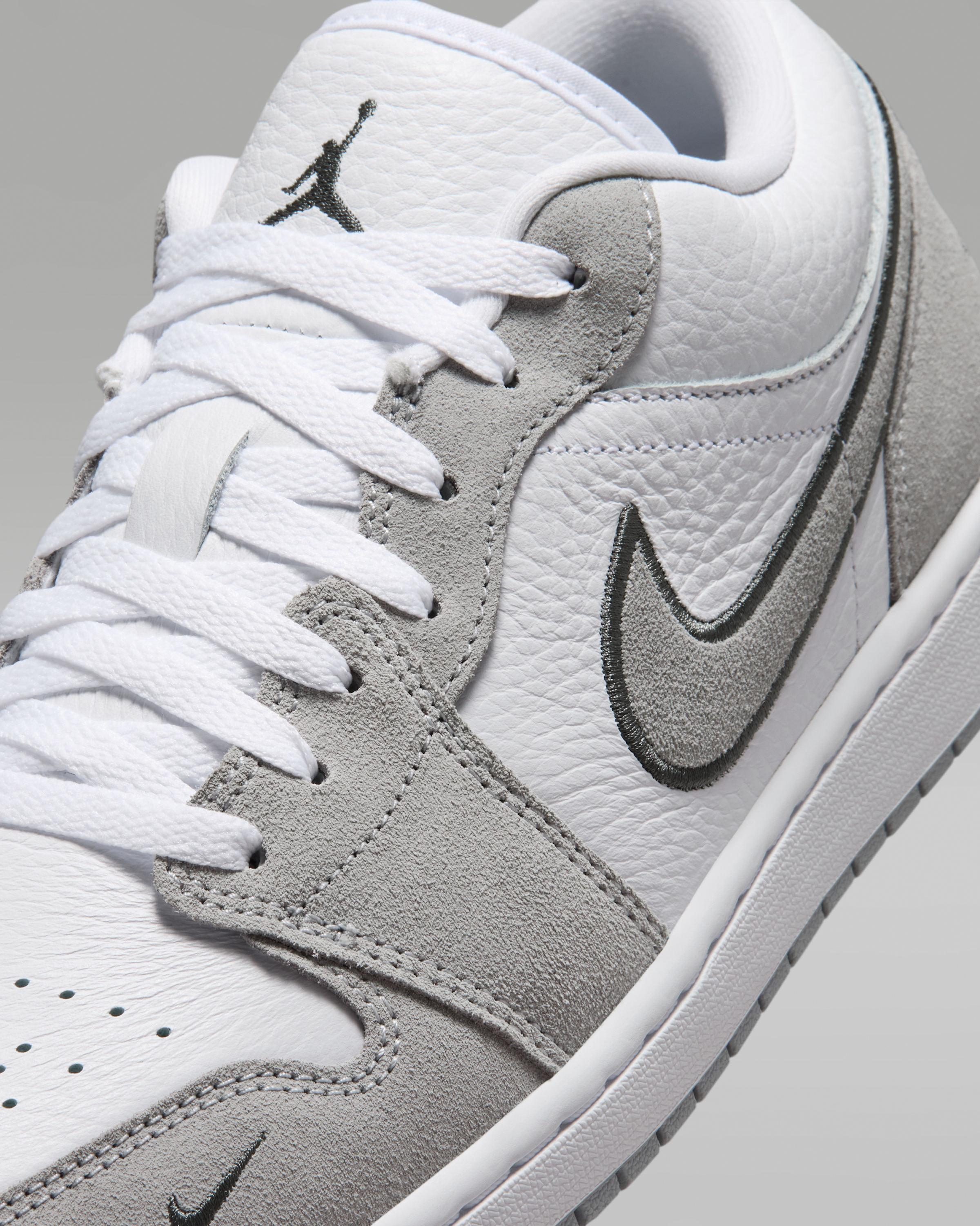 Air Jordan 1 Low SE Men's Shoes - White/Iron Grey/Wolf Grey - View 7