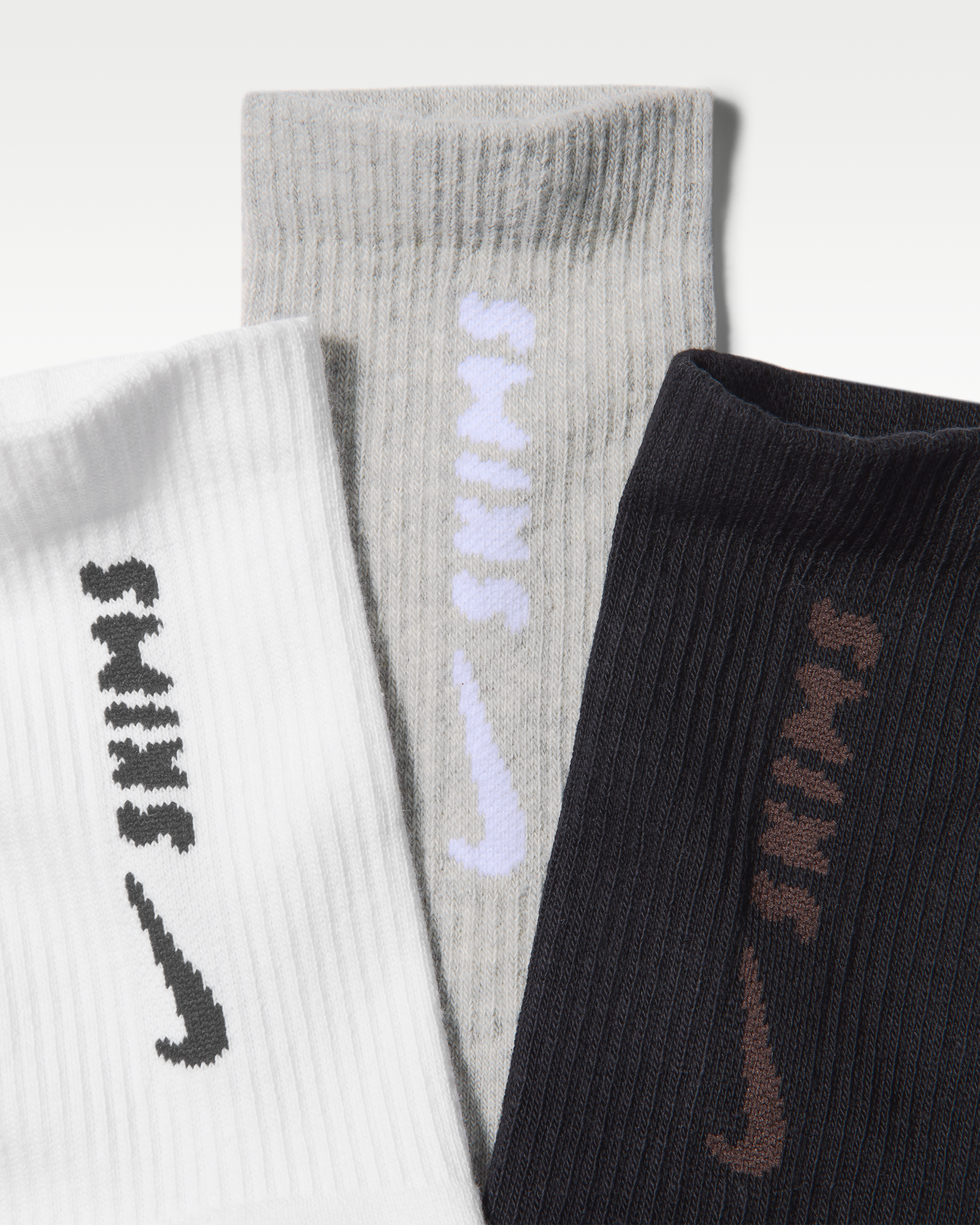 NikeSKIMS Dri-FIT Women's Dri-FIT Crew Socks (3 Pairs) - Multi-Colour/NSKM Snow/Grey Heather - View 2