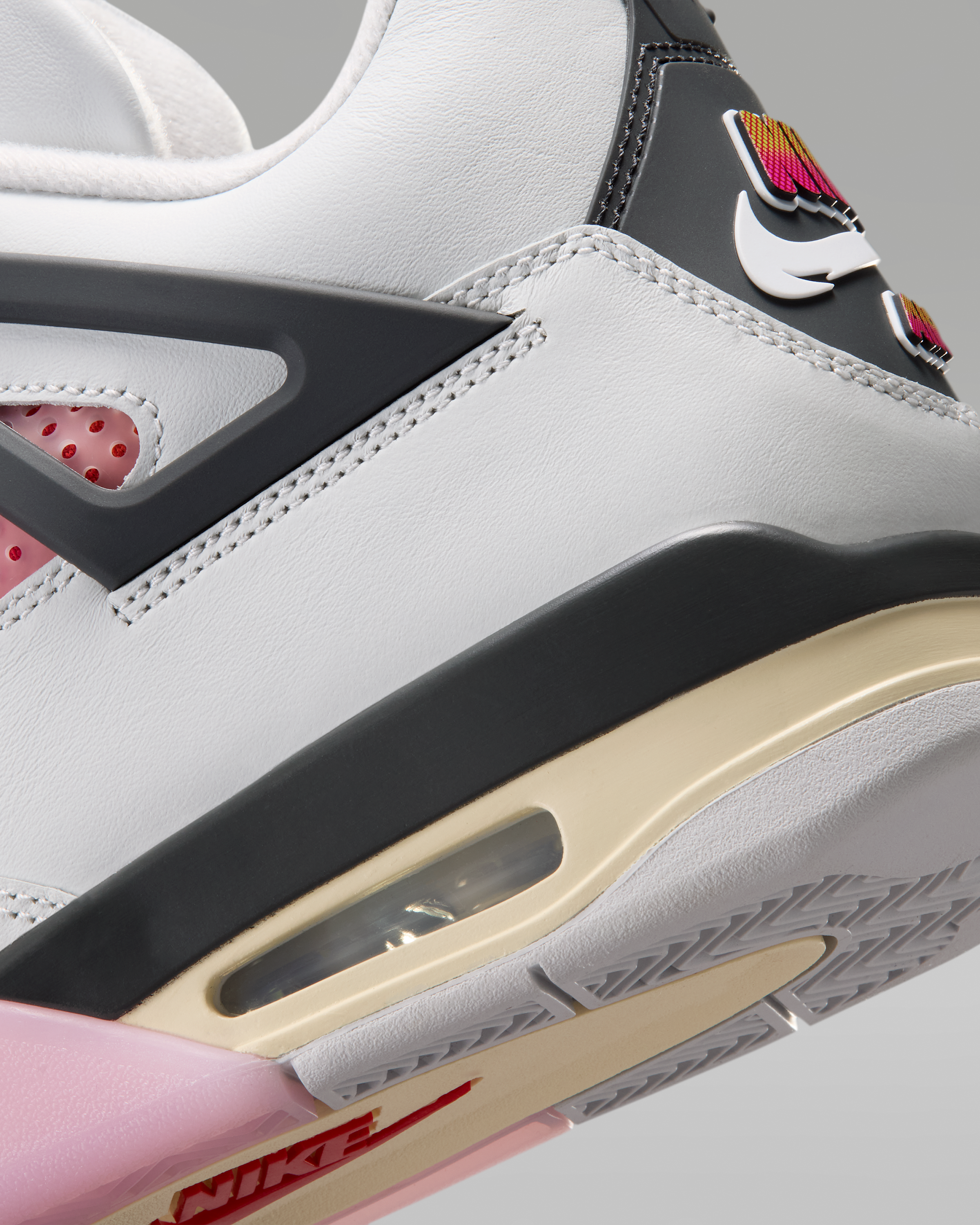 Air Jordan 4 Retro 'Comic' Men's Shoes - Off-White/Anthracite/Fire Pink - View 8