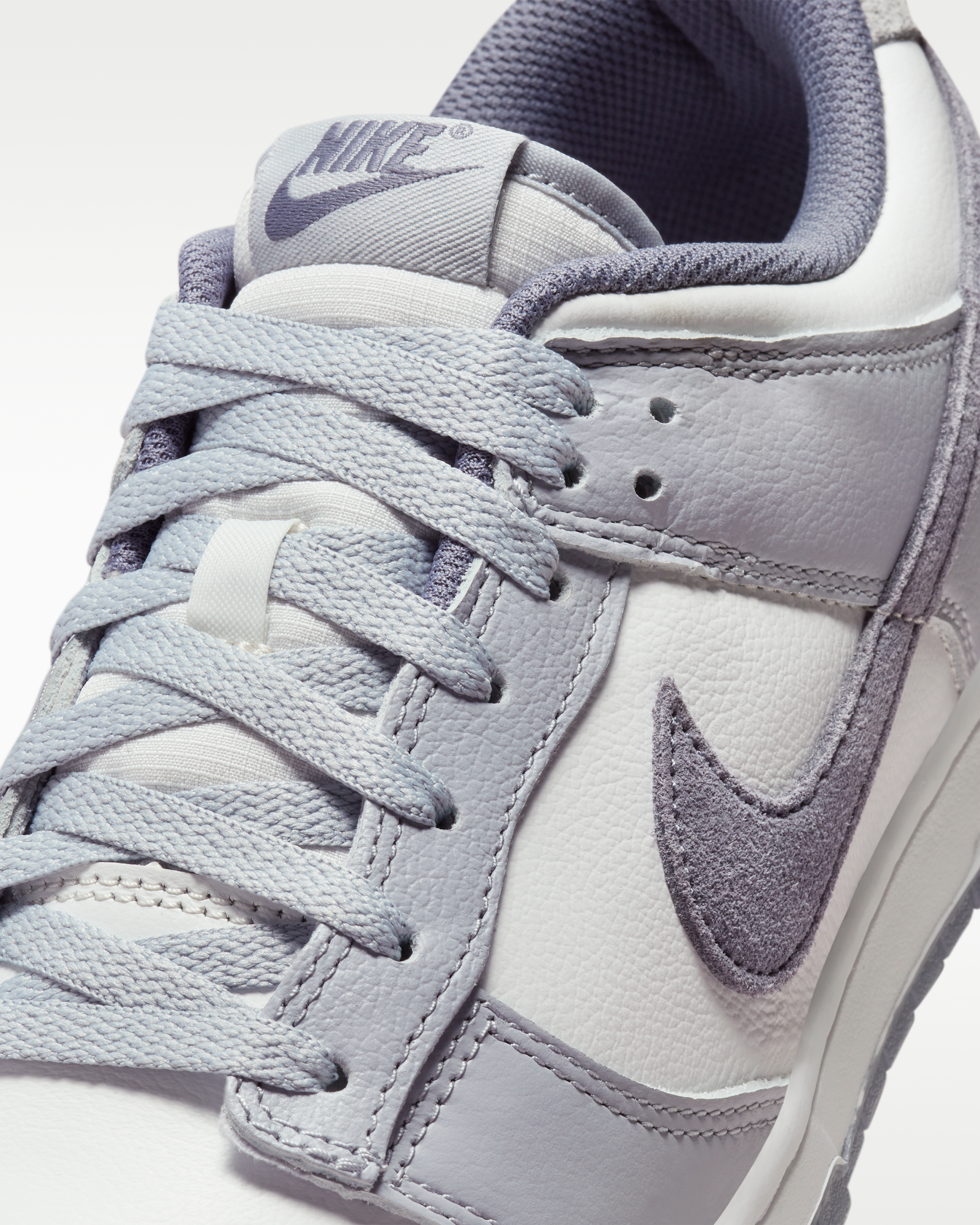 Nike Dunk Low Retro SE Men's Shoes - White/Platinum Tint/Pure Platinum/Light Carbon - View 7