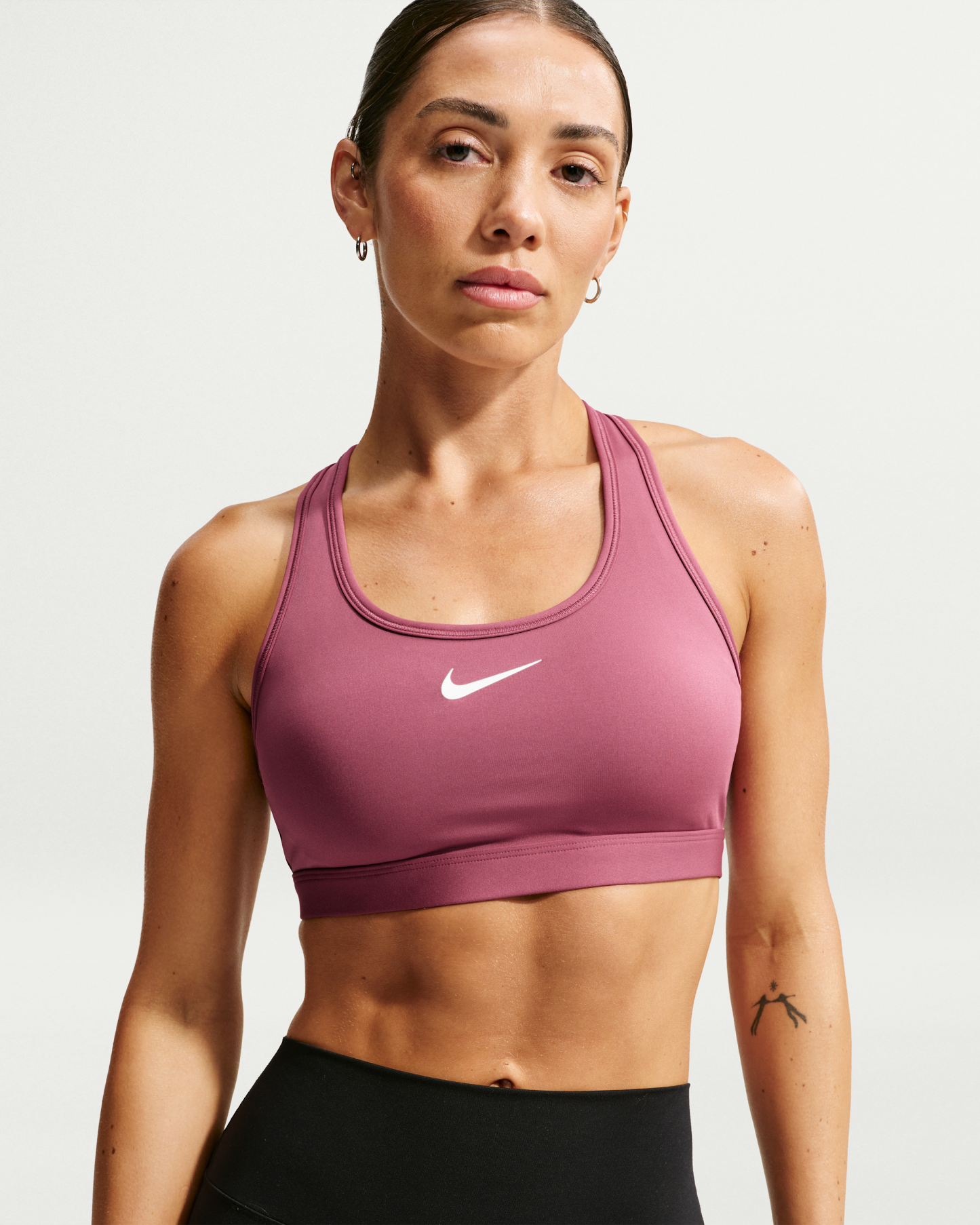 Nike Swoosh Women's Medium-Support Padded Sports Bra - Pink Smoke/White - View 1