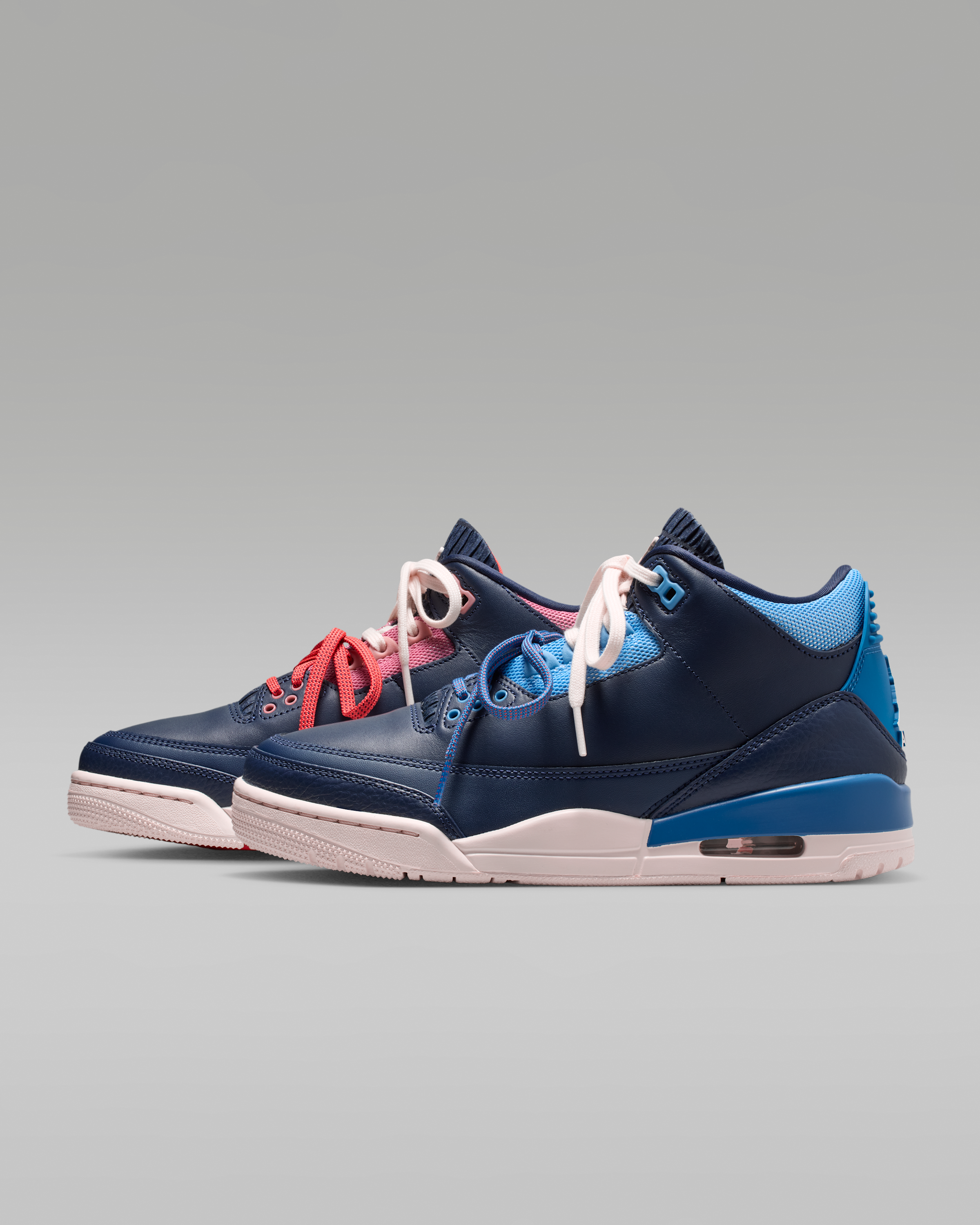 Air Jordan 3 Retro 'Sport Renaissance' Women's Shoes - Obsidian/Track Red/Chalk/Chalk - View 1