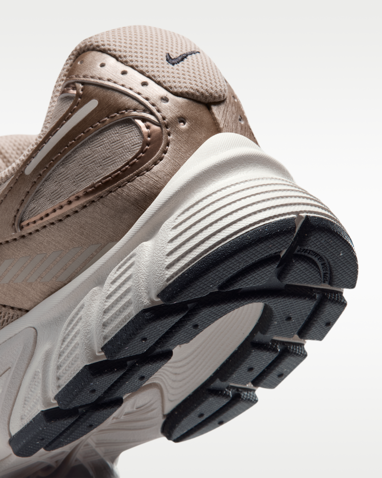 Nike V5 RNR Premium Women's Shoes - Sand Drift/Blur/Light Orewood Brown/Off-Noir - View 8