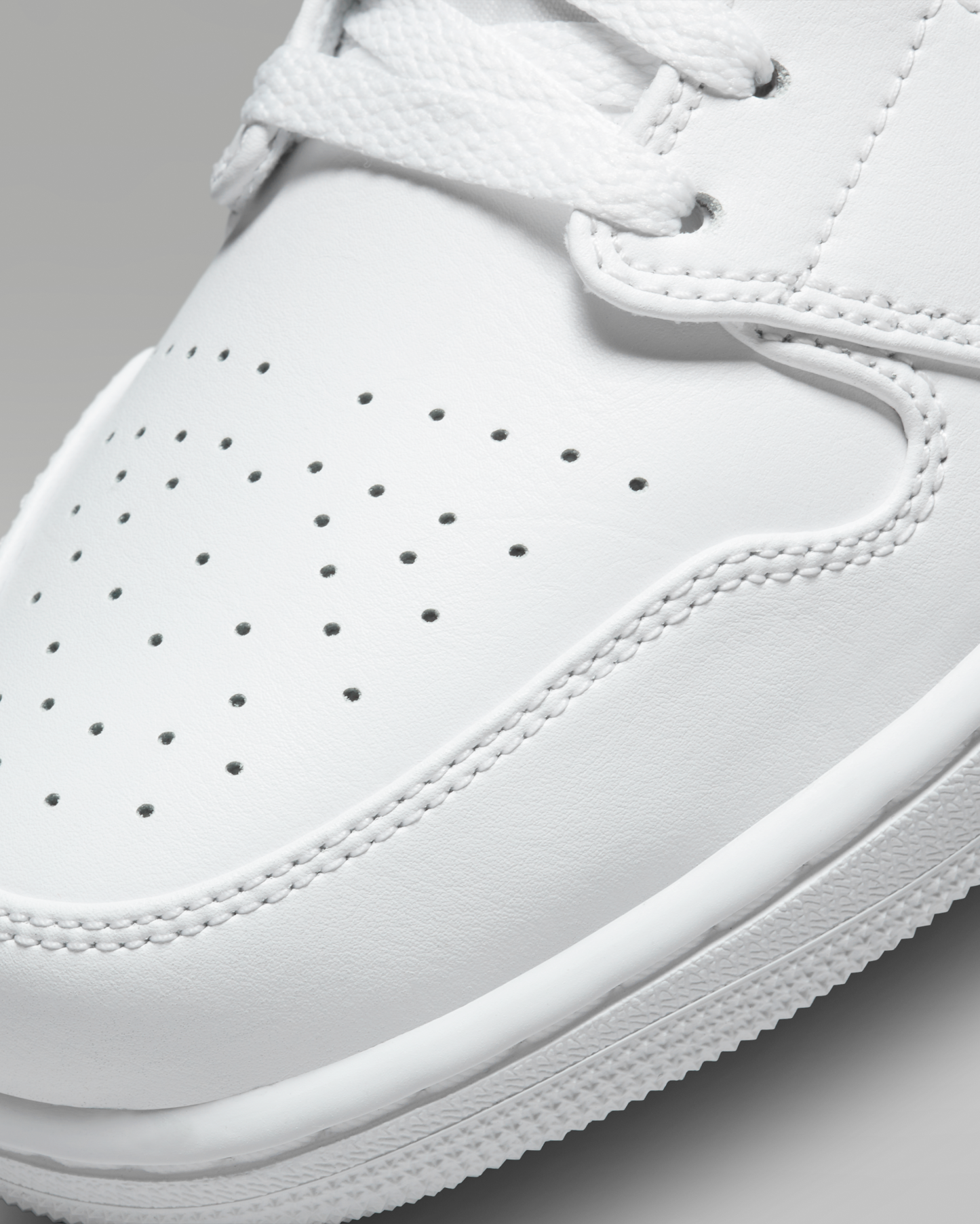 Air Jordan 1 Low Men's Shoes - White/White/White - View 7