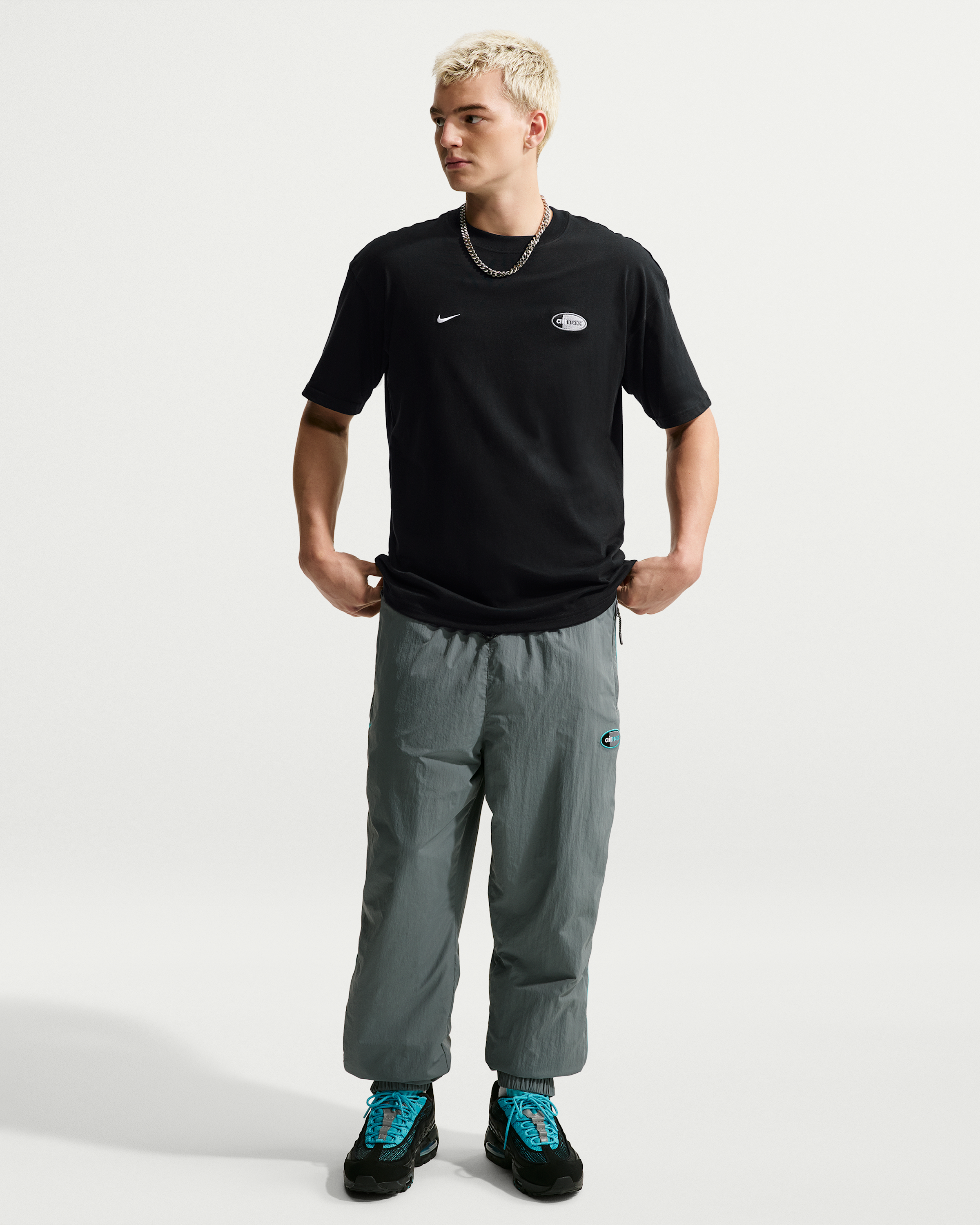 Nike Sportswear Men's T-Shirt - Black/Cool Grey - View 4