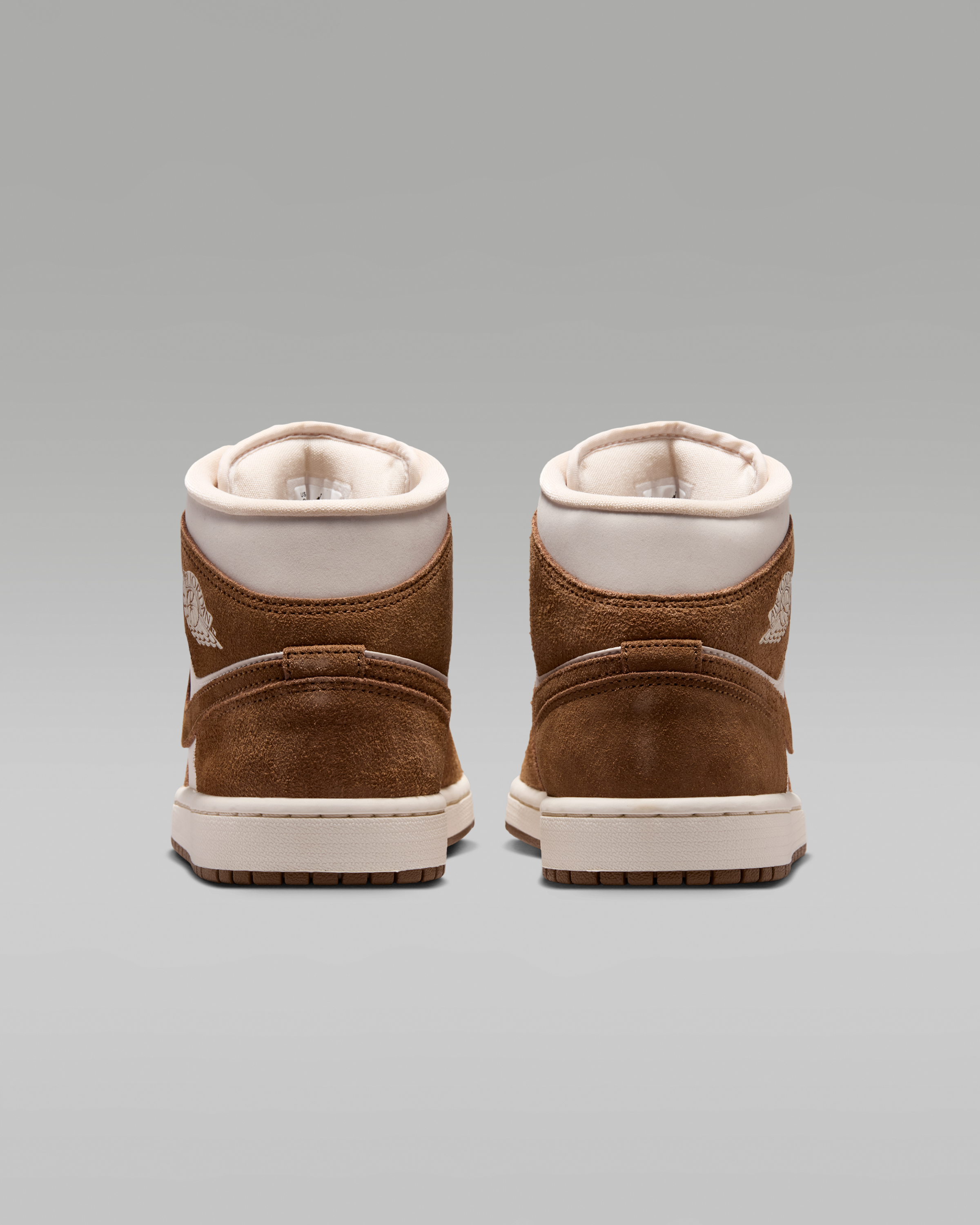 Air Jordan 1 Mid Women's Shoes - Light British Tan/Chalk - View 6