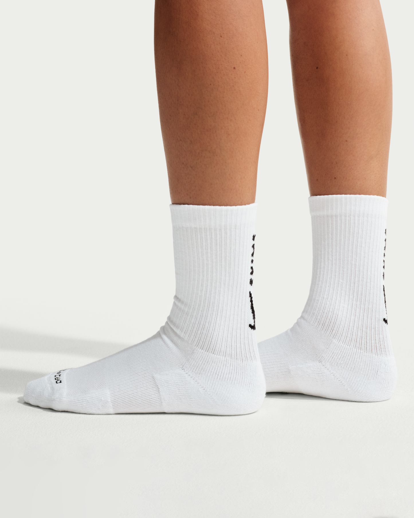 NikeSKIMS Dri-FIT Women's Dri-FIT Crew Socks (3 Pairs) - Multi-Colour/NSKM Snow/NSKM Obsidian - View 3