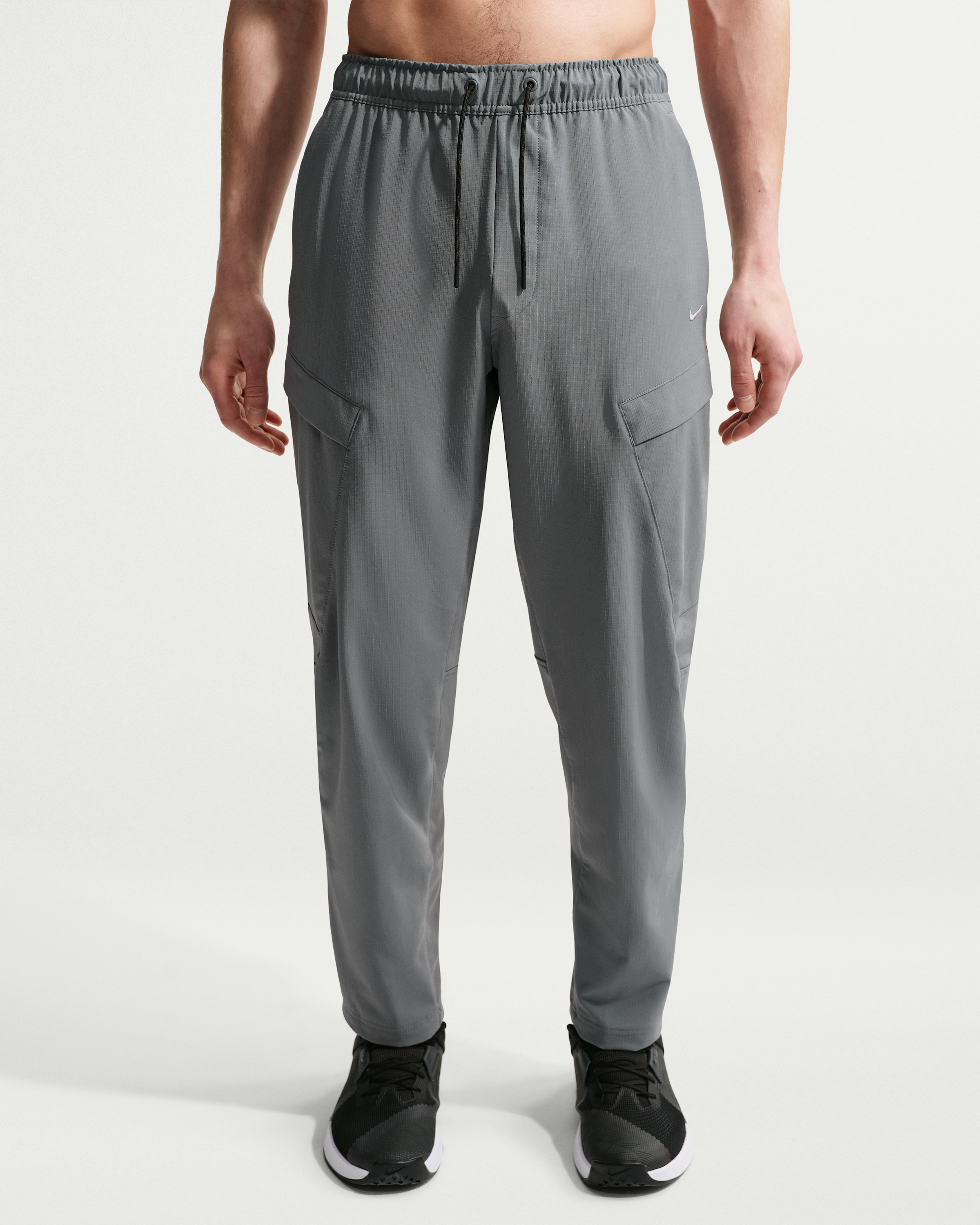 Nike Unlimited Men's Dri-FIT Versatile Cargo Trousers - Smoke Grey/Black/Smoke Grey - View 2