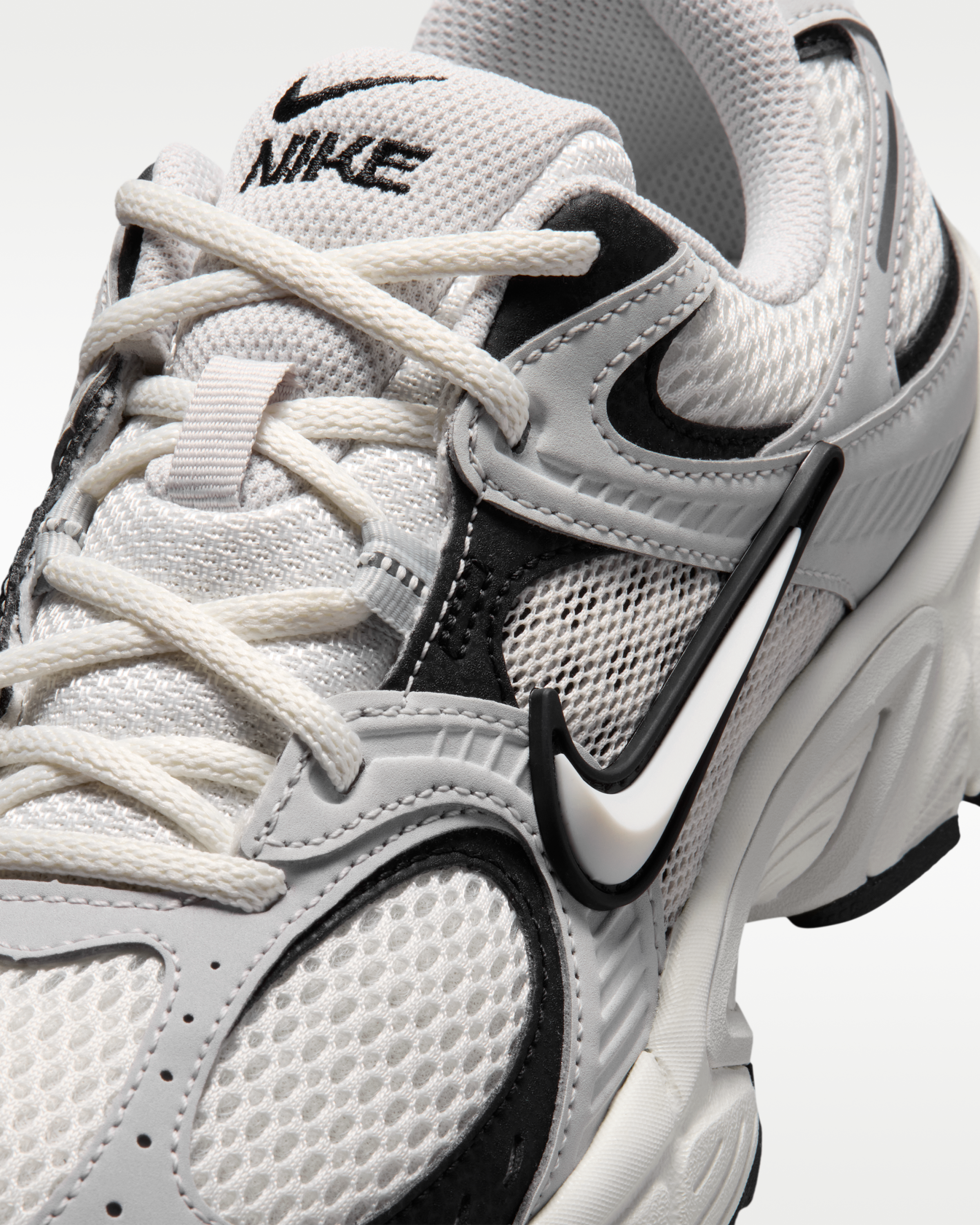 Nike V5 RNR Women's Shoes - Sail/Black/Vast Grey/Sail - View 7