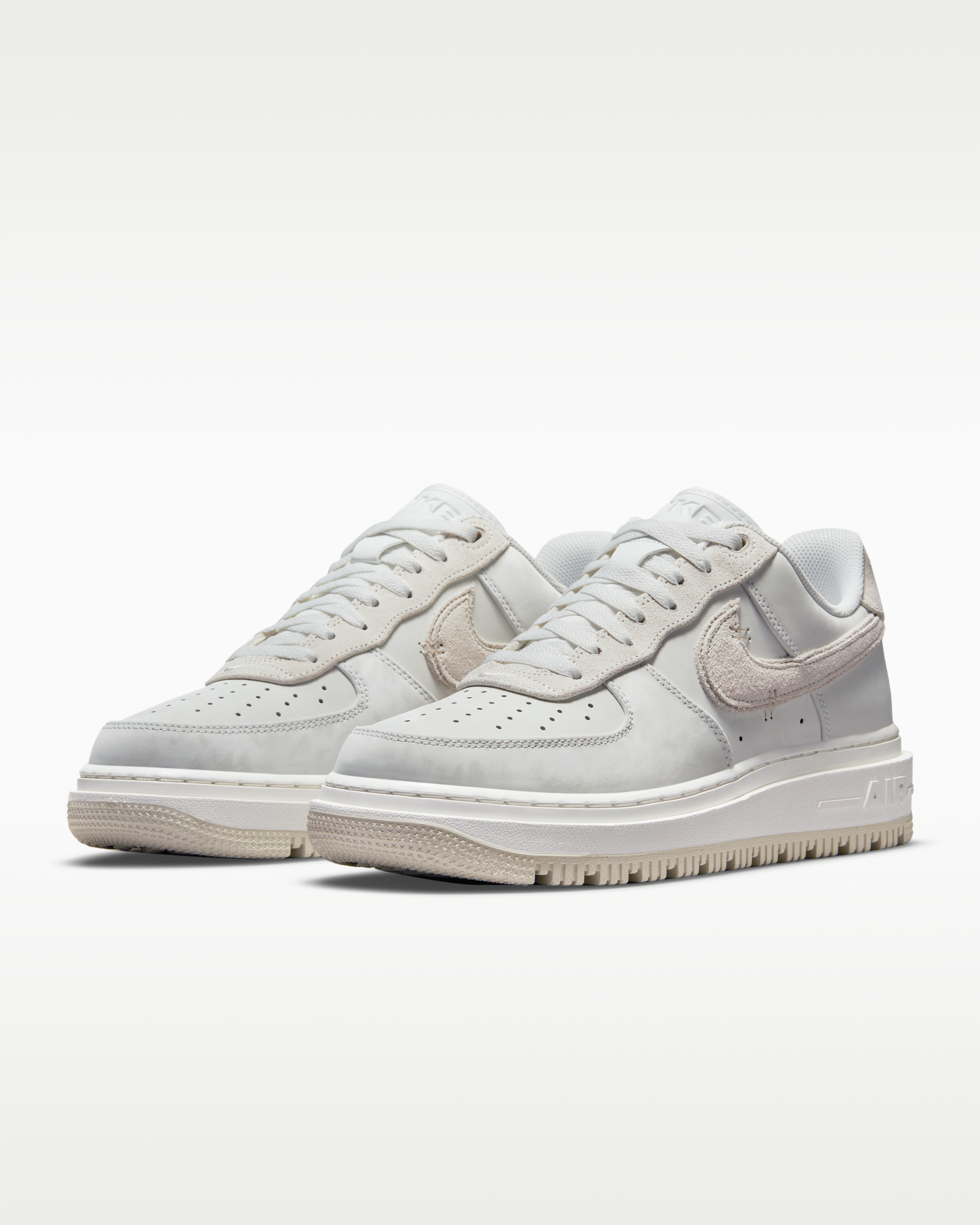 Nike Air Force 1 Luxe Men's Shoes - Summit White/Light Bone/Summit White - View 5
