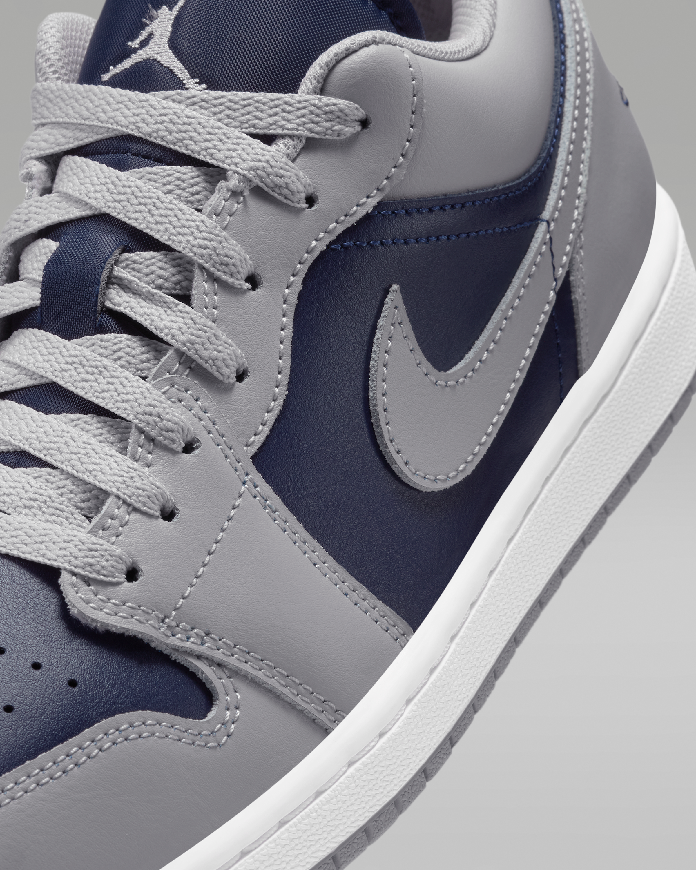 Air Jordan 1 Low Men's Shoes - Tech Grey/White/College Navy - View 7