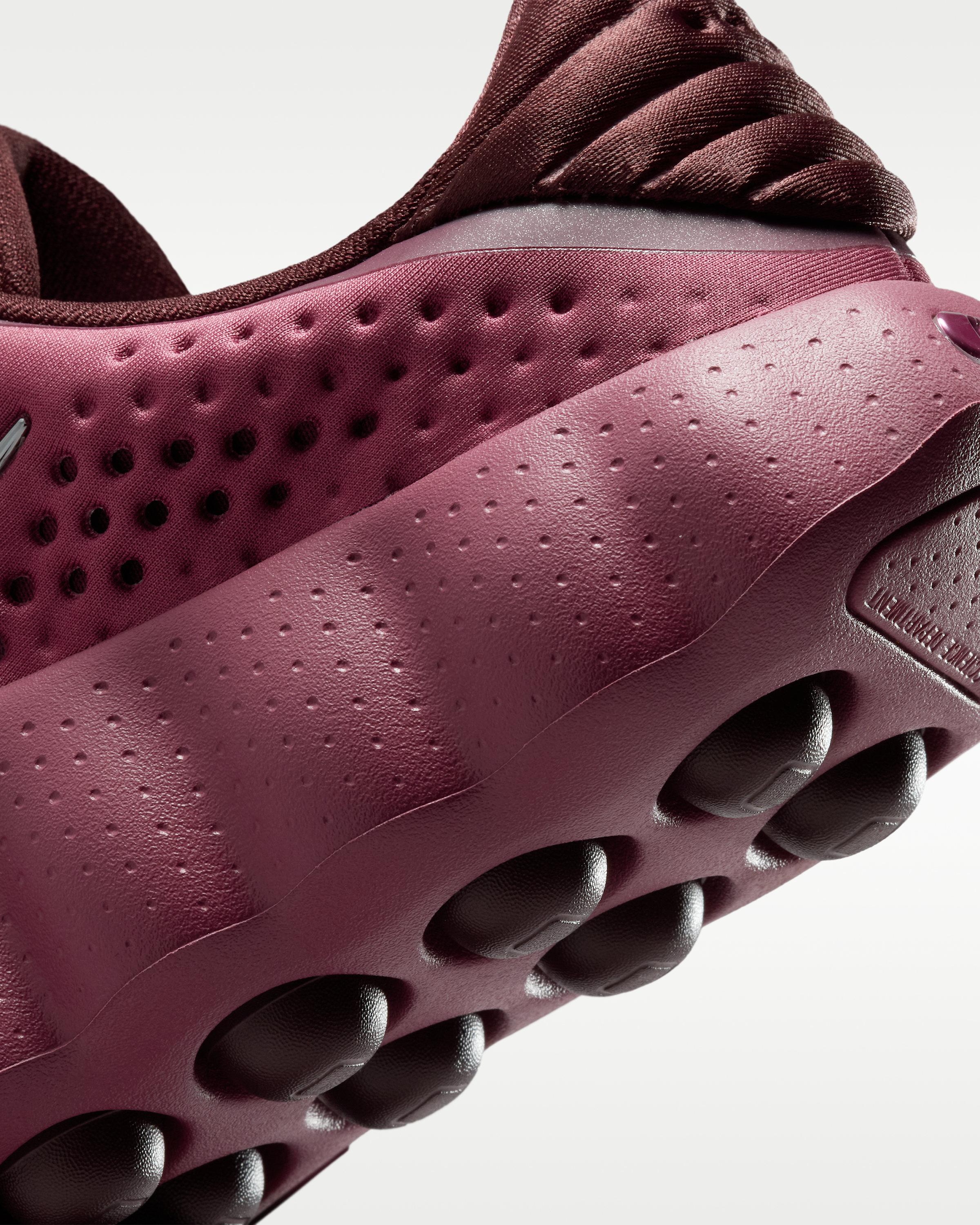 Nike Mind 002 Women's Pregame Shoes - Pink Smoke/Mystic Dates/Light Magenta/Metallic Silver - View 9