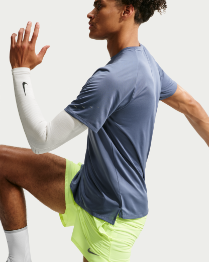 Nike Stride Men's Dri-FIT ADV Short-Sleeve Running Top - Diffused Blue - View 3