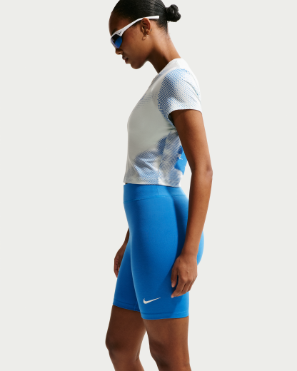 Nike Sportswear Classic Women's High-Waisted 20.5cm (approx.) Biker Shorts - Light Photo Blue/Sail - View 4