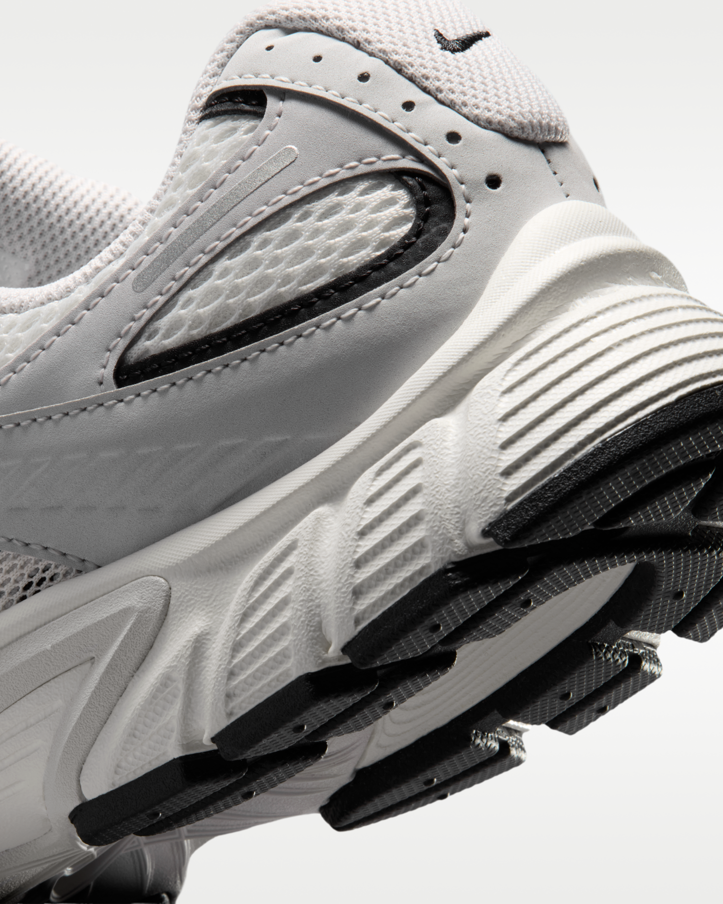 Nike V5 RNR Women's Shoes - Sail/Black/Vast Grey/Sail - View 8