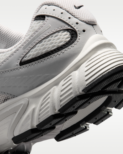 Nike V5 RNR Women's Shoes - Sail/Black/Vast Grey/Sail - View 8