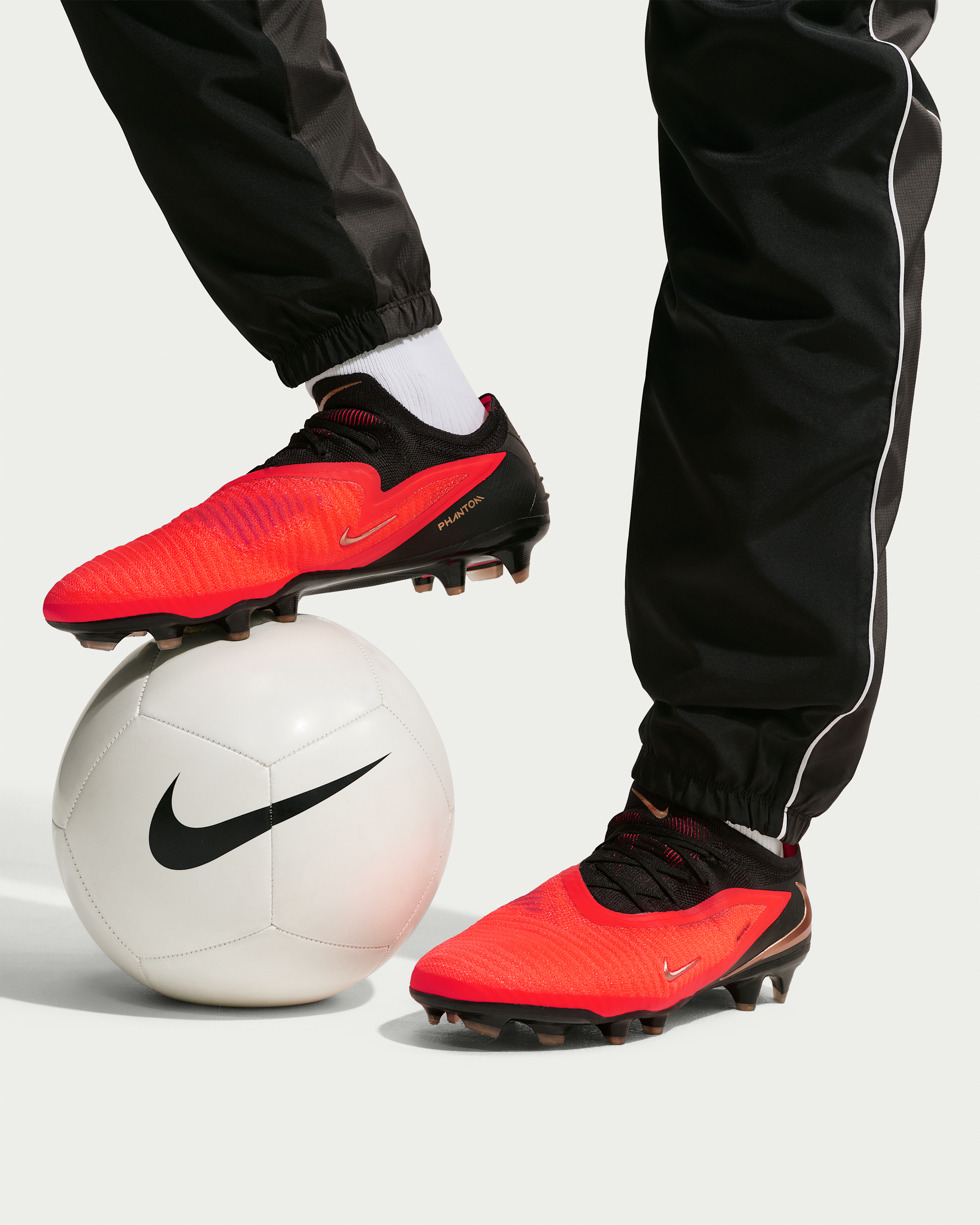 Nike Phantom 6 Low Elite Firm-Ground Football Boot - Bright Crimson/Bright Crimson/Black - View 11