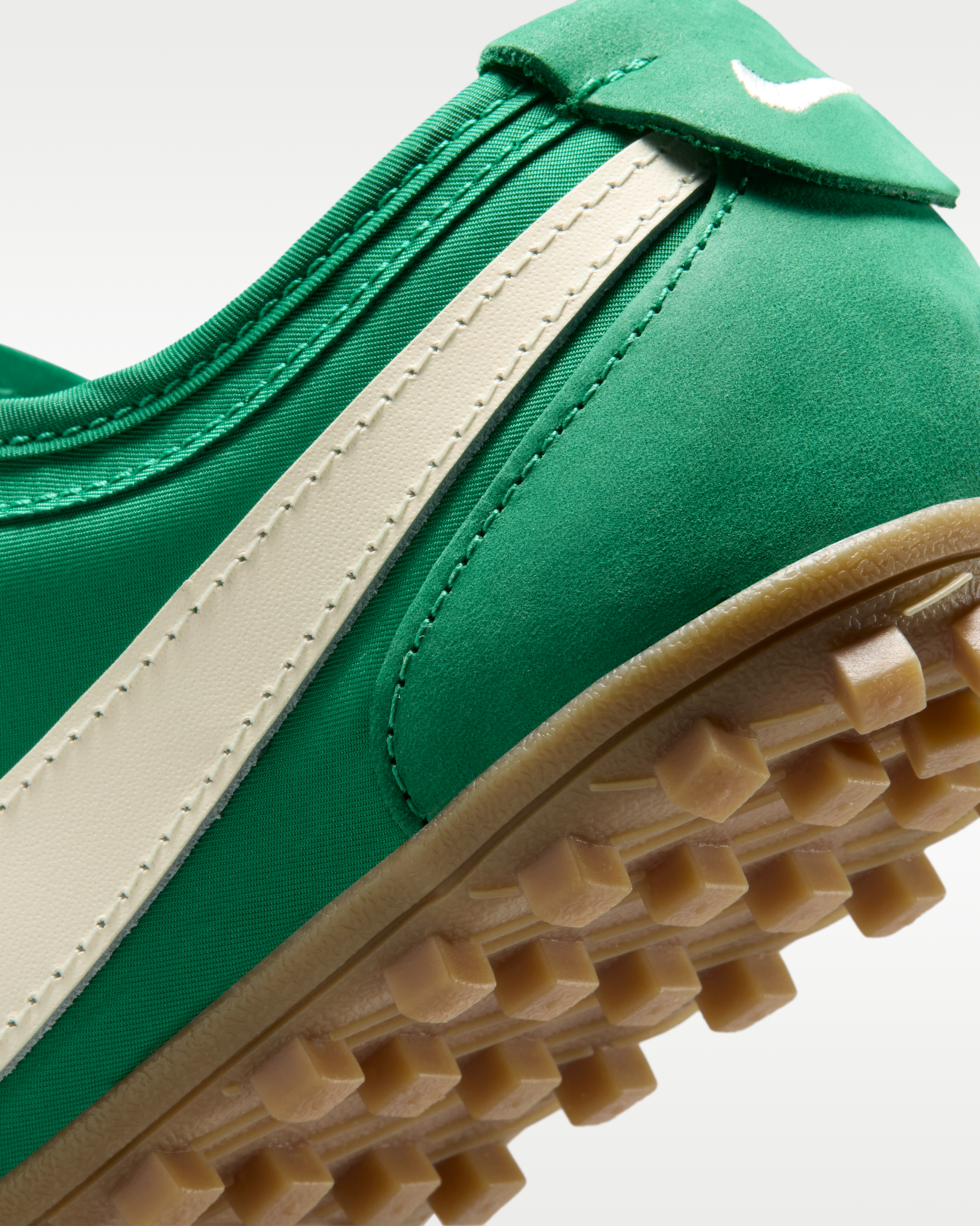 Nike Moon Shoe OG Women's Shoes - Malachite/Gum Light Brown/Soft Pearl - View 8