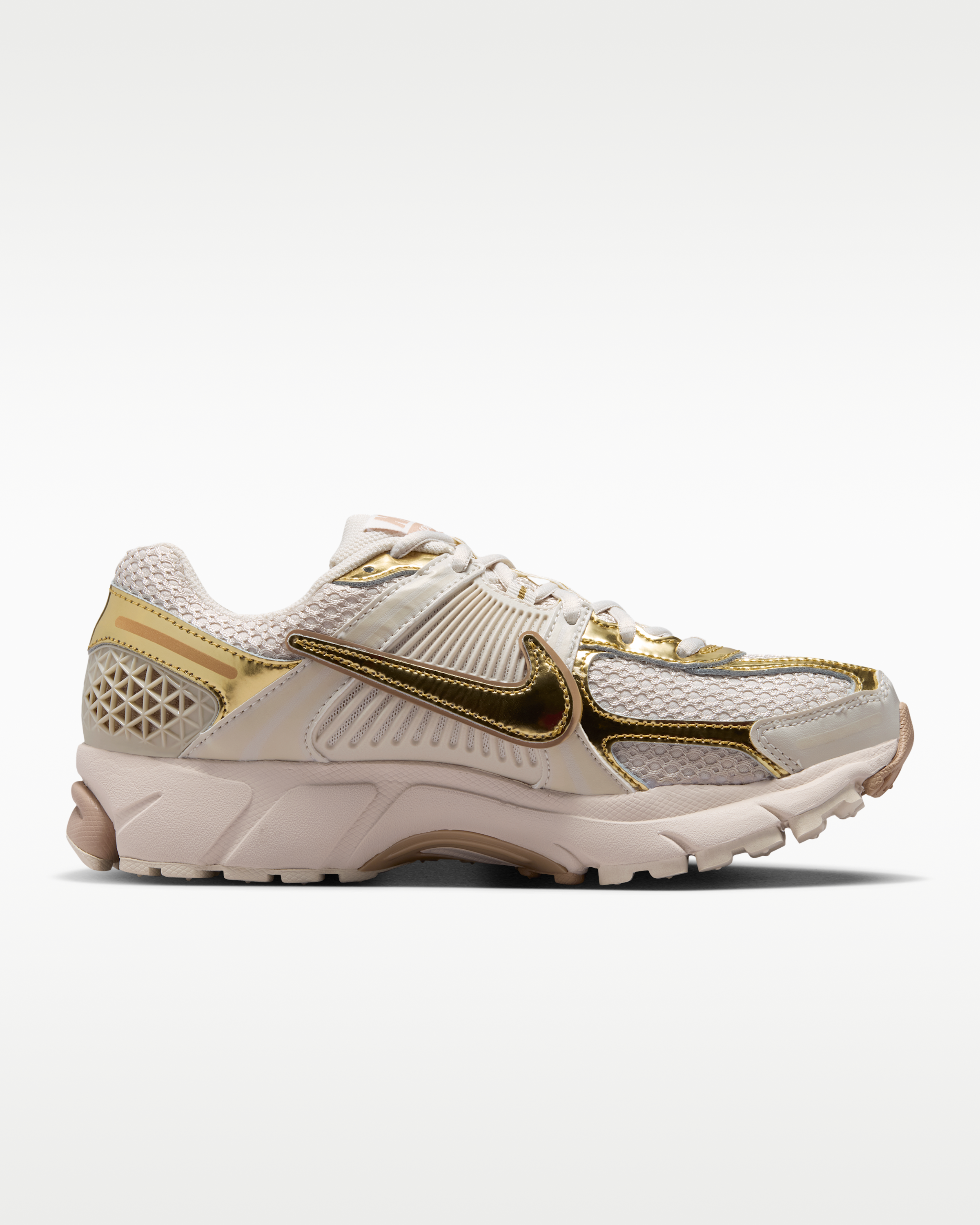 Nike Zoom Vomero 5 Women's Shoes - Light Orewood Brown/Hemp/Phantom/Metallic Gold - View 3