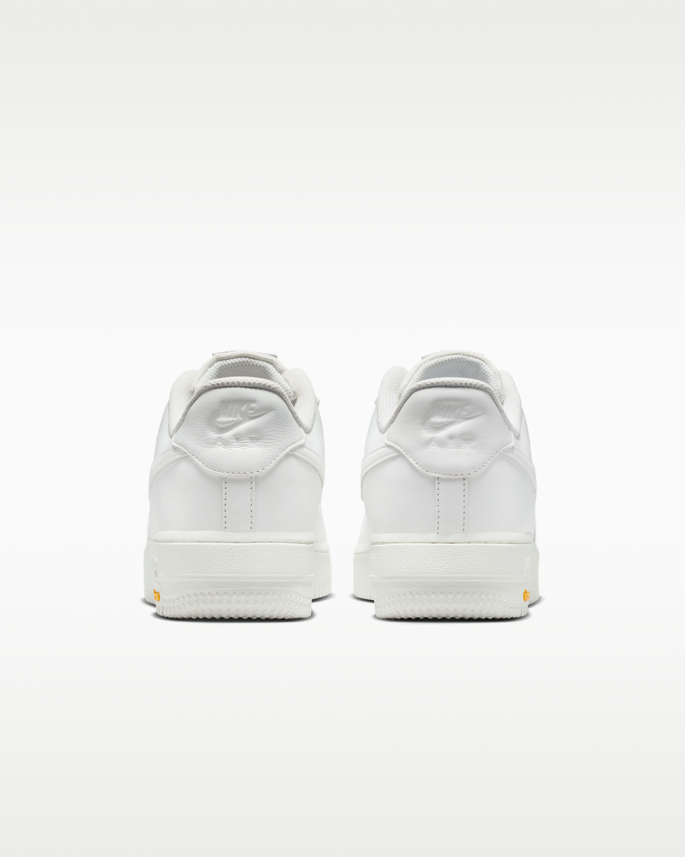 Air Force 1 GORE-TEX Vibram® Men's Waterproof Shoes - Summit White/Off-White/Speed Yellow/Summit White - View 6