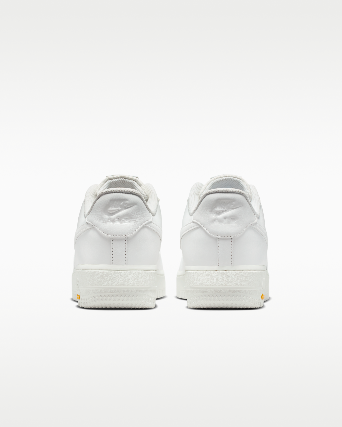 Air Force 1 GORE-TEX Vibram® Men's Waterproof Shoes - Summit White/Off-White/Speed Yellow/Summit White - View 6
