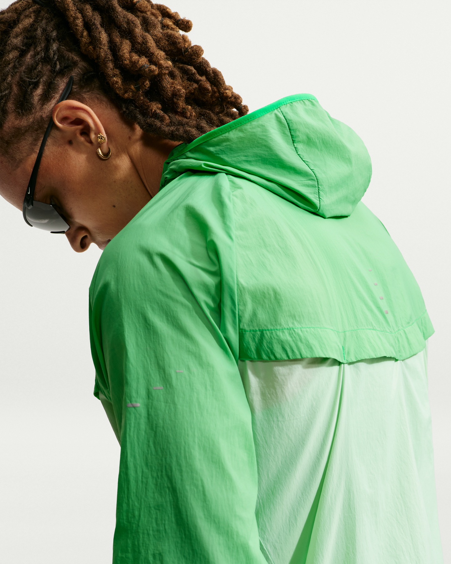 Nike Stride Men's Repel UV Running Jacket - Green Spark/Cucumber Calm - View 2