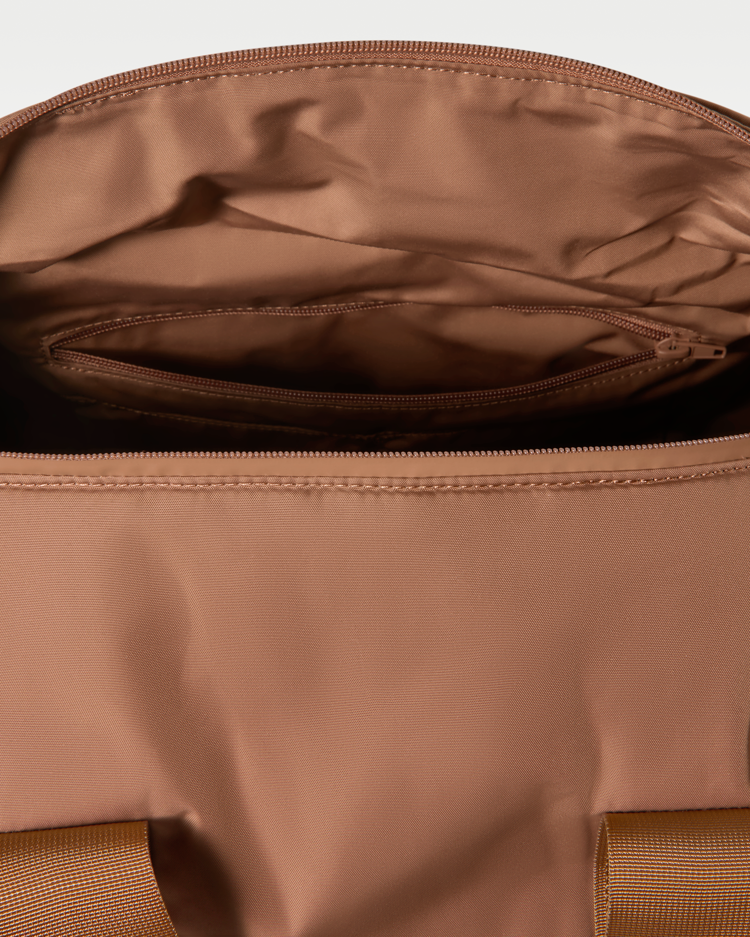 NikeSKIMS Women’s Puffer Gym Bag - NSKM Carob Brown/NSKM Carob Brown - View 7