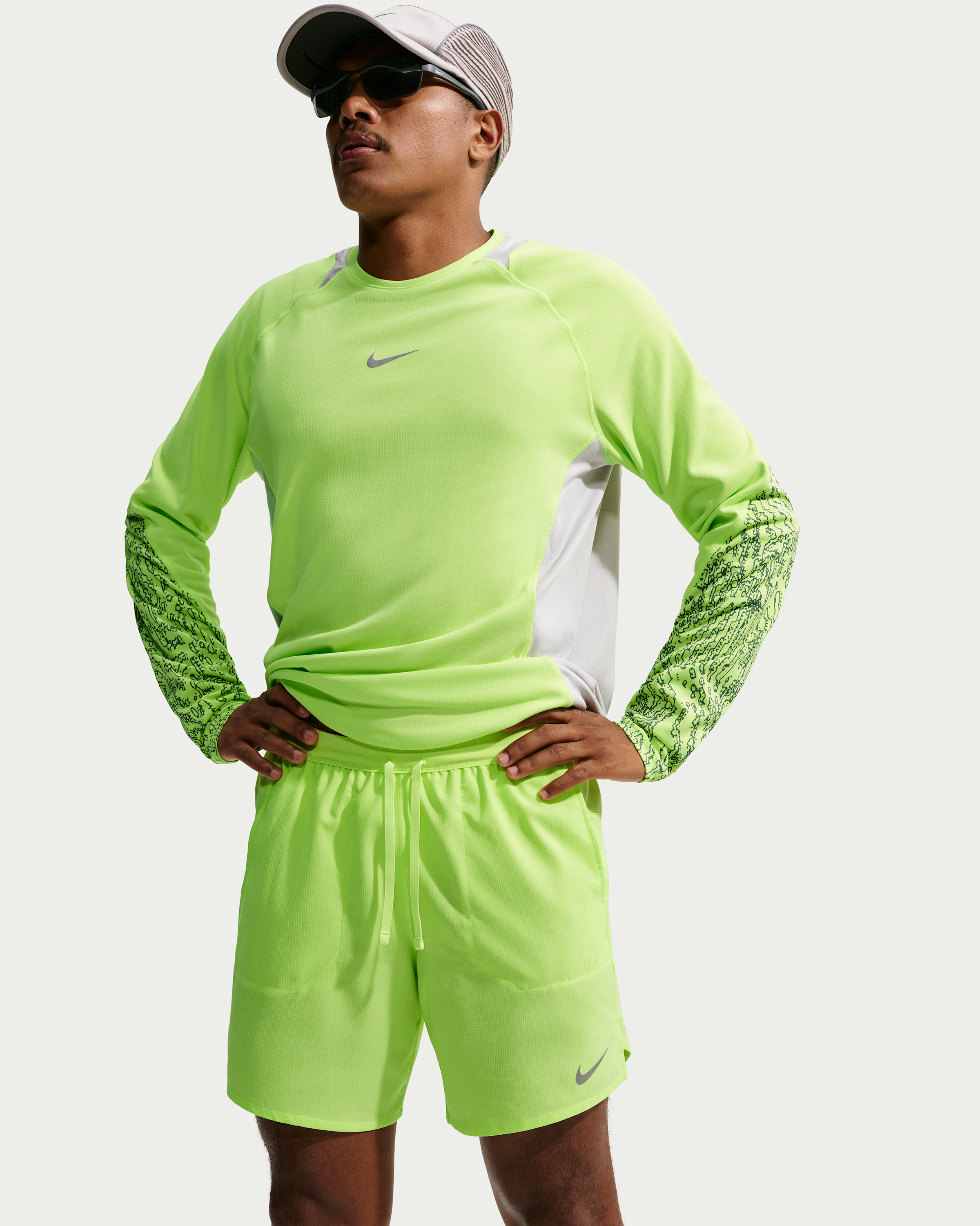 Nike Stride Men's Dri-FIT 18cm (approx.) Briefs-Lined Running Shorts - Light Lemon Twist - View 2