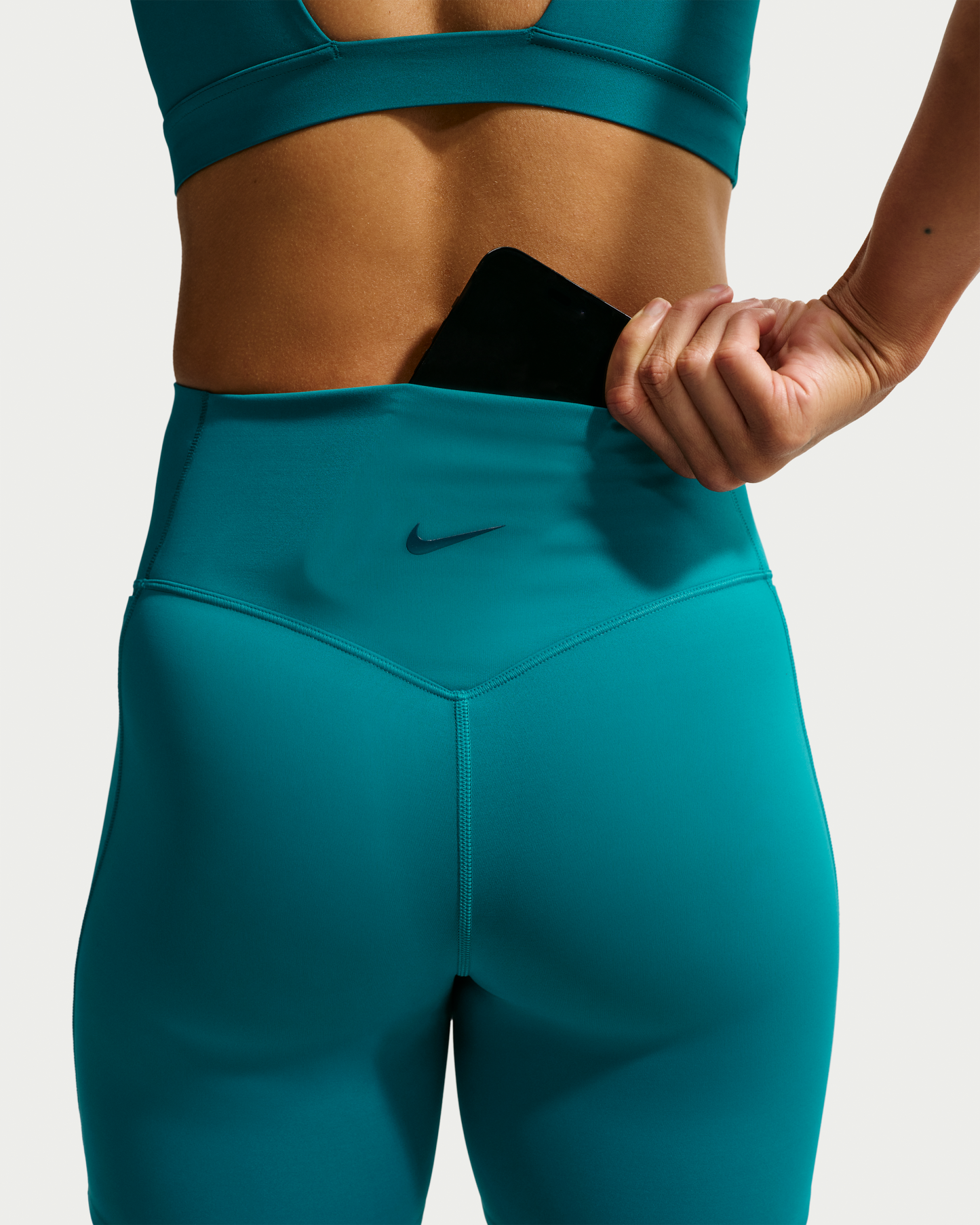 Nike Universa Women's High-Waisted 12.5cm (approx.) Biker Shorts with No Front Seam - Bright Spruce/Bright Spruce/Midnight Turquoise - View 6