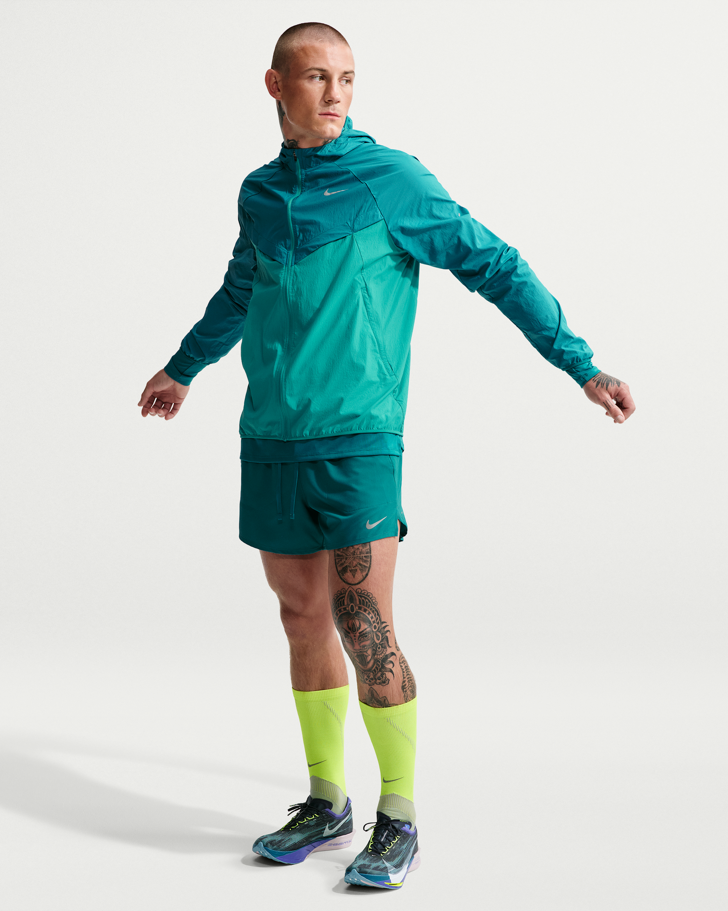 Nike Stride Men's Repel UV Running Jacket - Bright Spruce/Energy - View 4