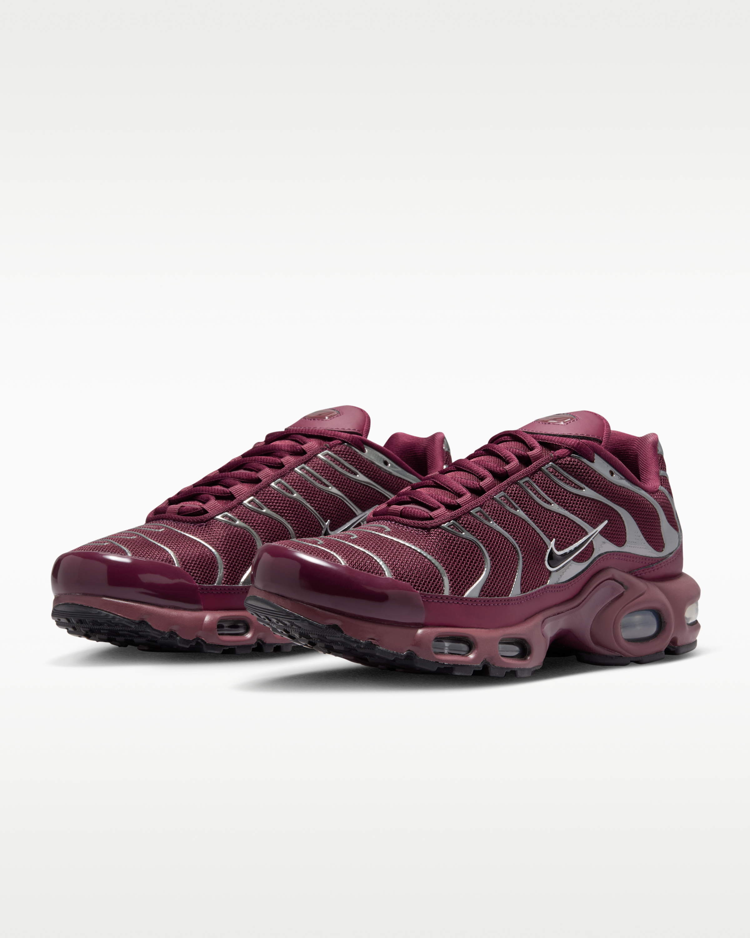 Nike Air Max Plus SE Women's Shoes - Night Maroon/Dark Team Red/Metallic Silver/Black - View 5