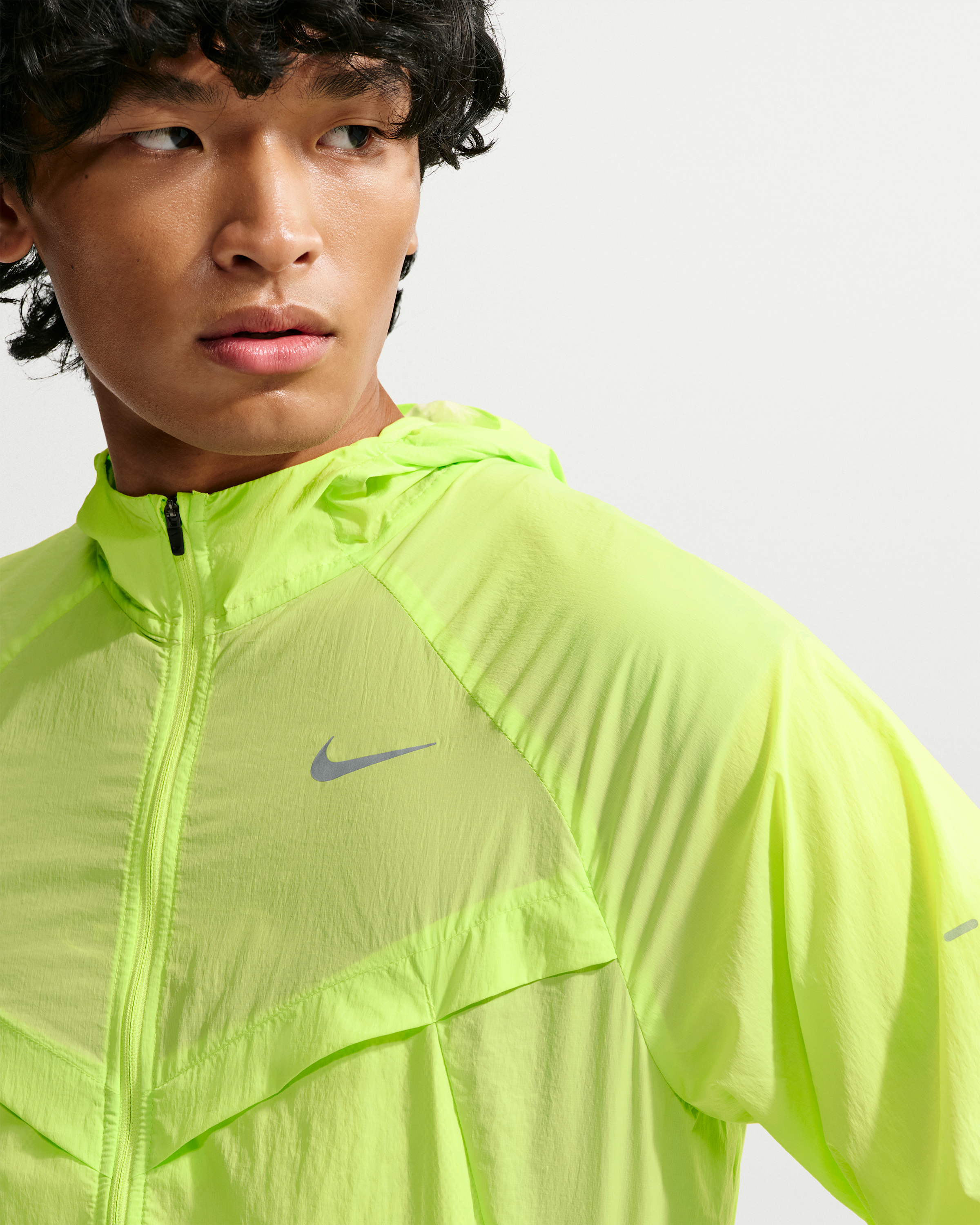 Nike Stride Men's Repel UV Running Jacket - Light Lemon Twist/Light Lemon Twist - View 3
