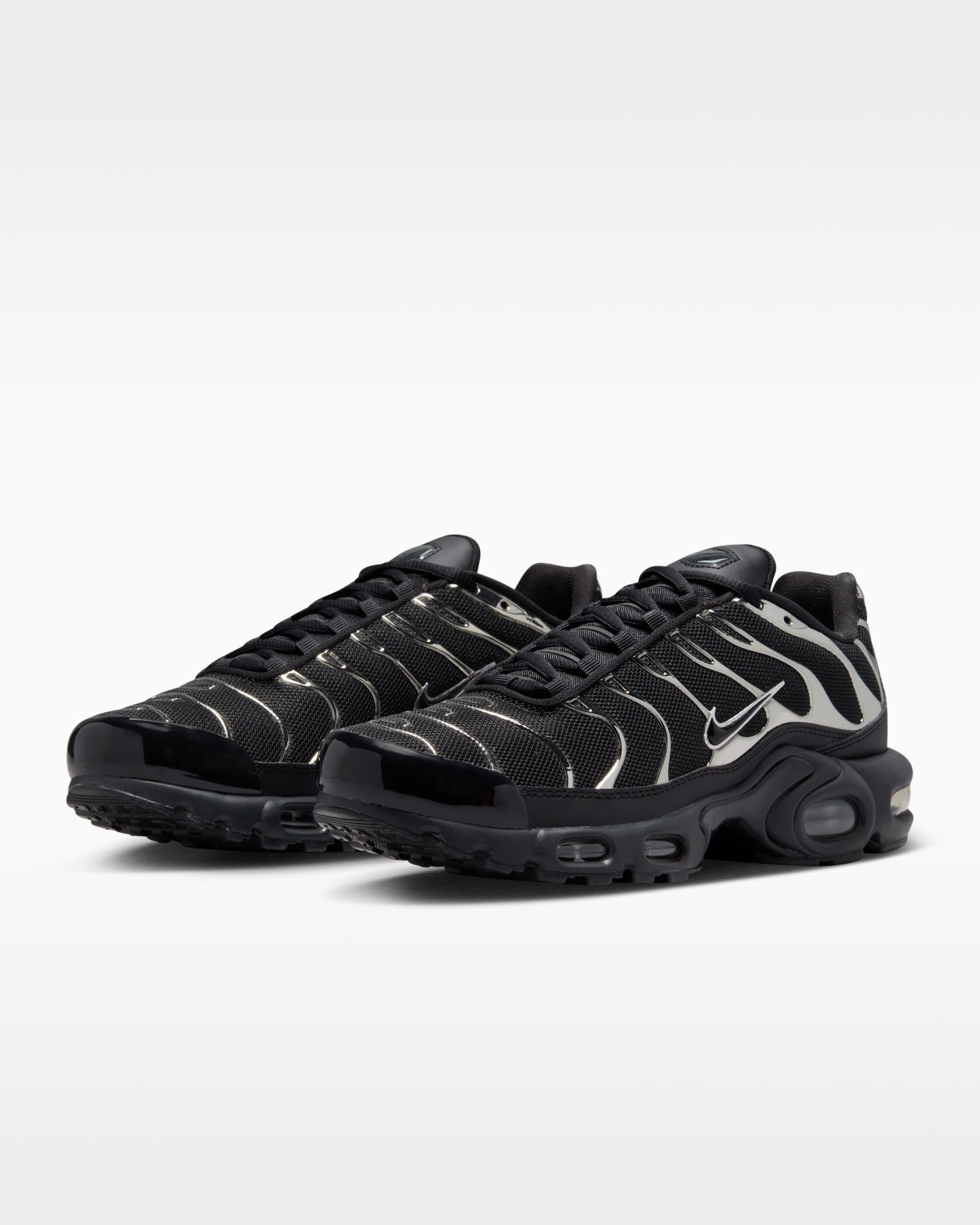 Nike Air Max Plus SE Women's Shoes - Black/Metallic Silver/Laser Crimson/Off-Noir - View 4