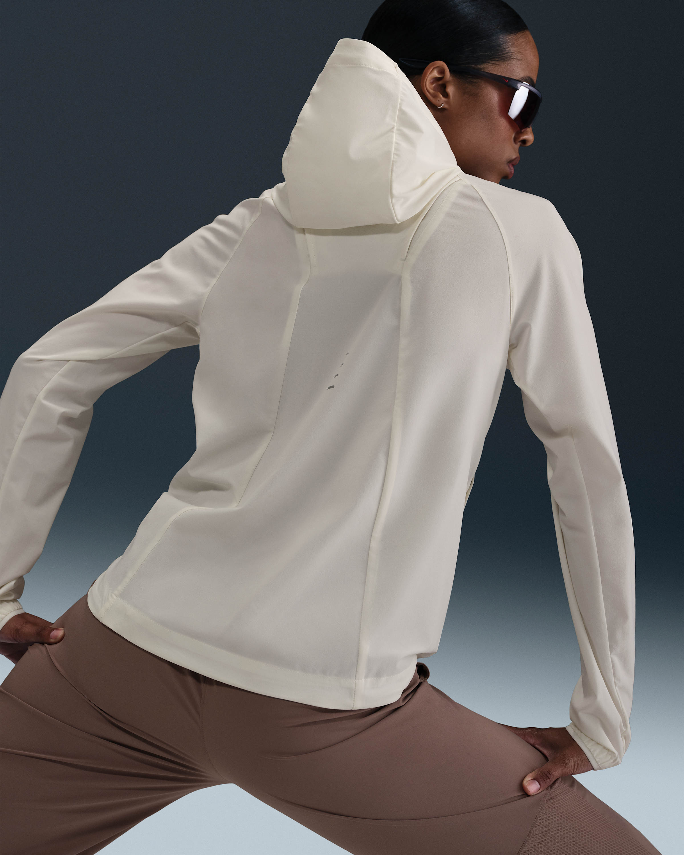 Nike Swift Women's Repel Packable Running Jacket - Sail - View 2