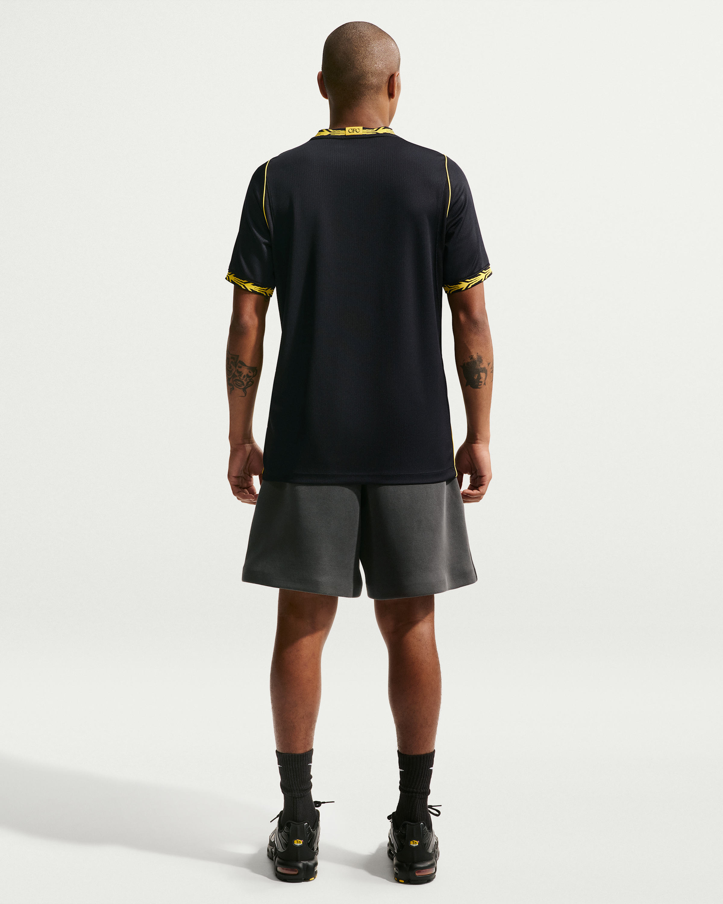 Chelsea F.C. 2026/27 Stadium Away Men's Nike Dri-FIT Football Replica Shirt - Black/Midwest Gold/Midwest Gold - View 5