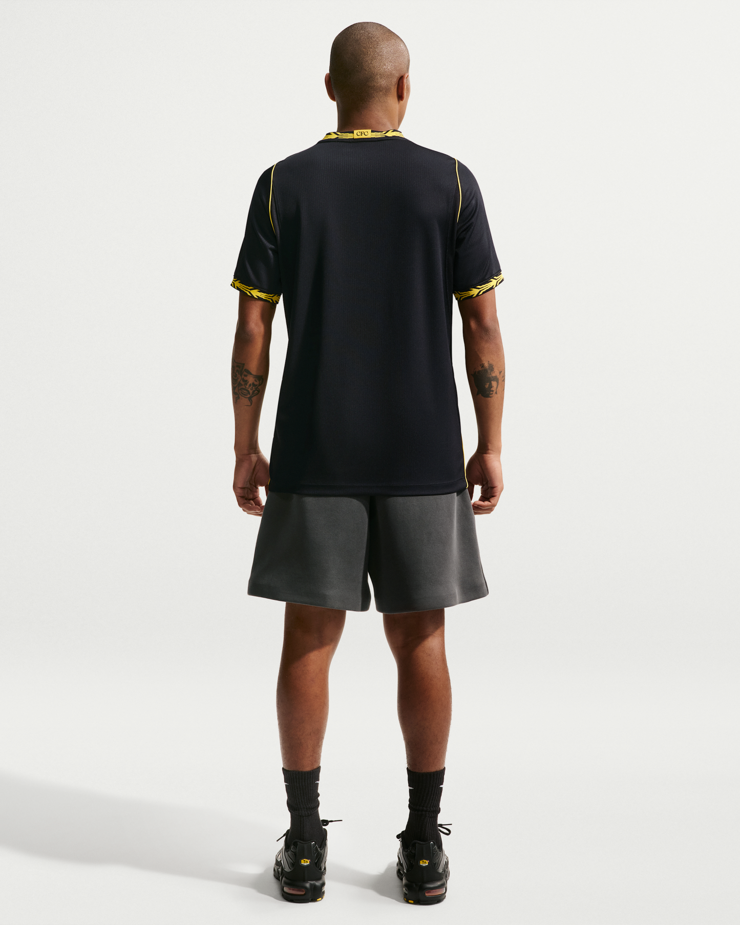 Chelsea F.C. 2026/27 Stadium Away Men's Nike Dri-FIT Football Replica Shirt - Black/Midwest Gold/Midwest Gold - View 5