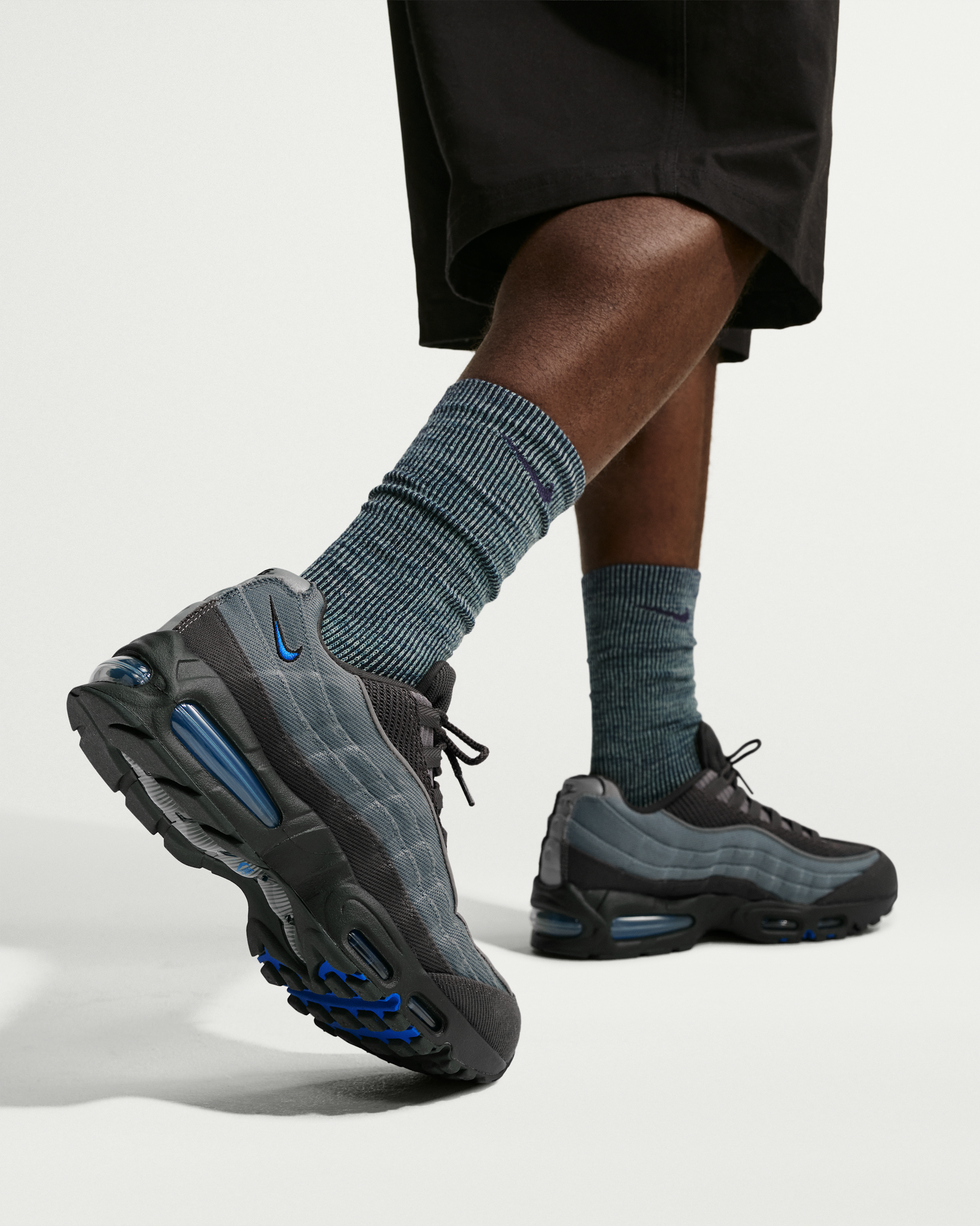 Nike Air Max 95 Big Bubble Men's Shoes - Smoke Grey/Anthracite/Black/Racer Blue - View 9