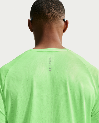 Nike Stride Aero-FIT Men's Short-Sleeve Running Top - Volt/Light Silver - View 2