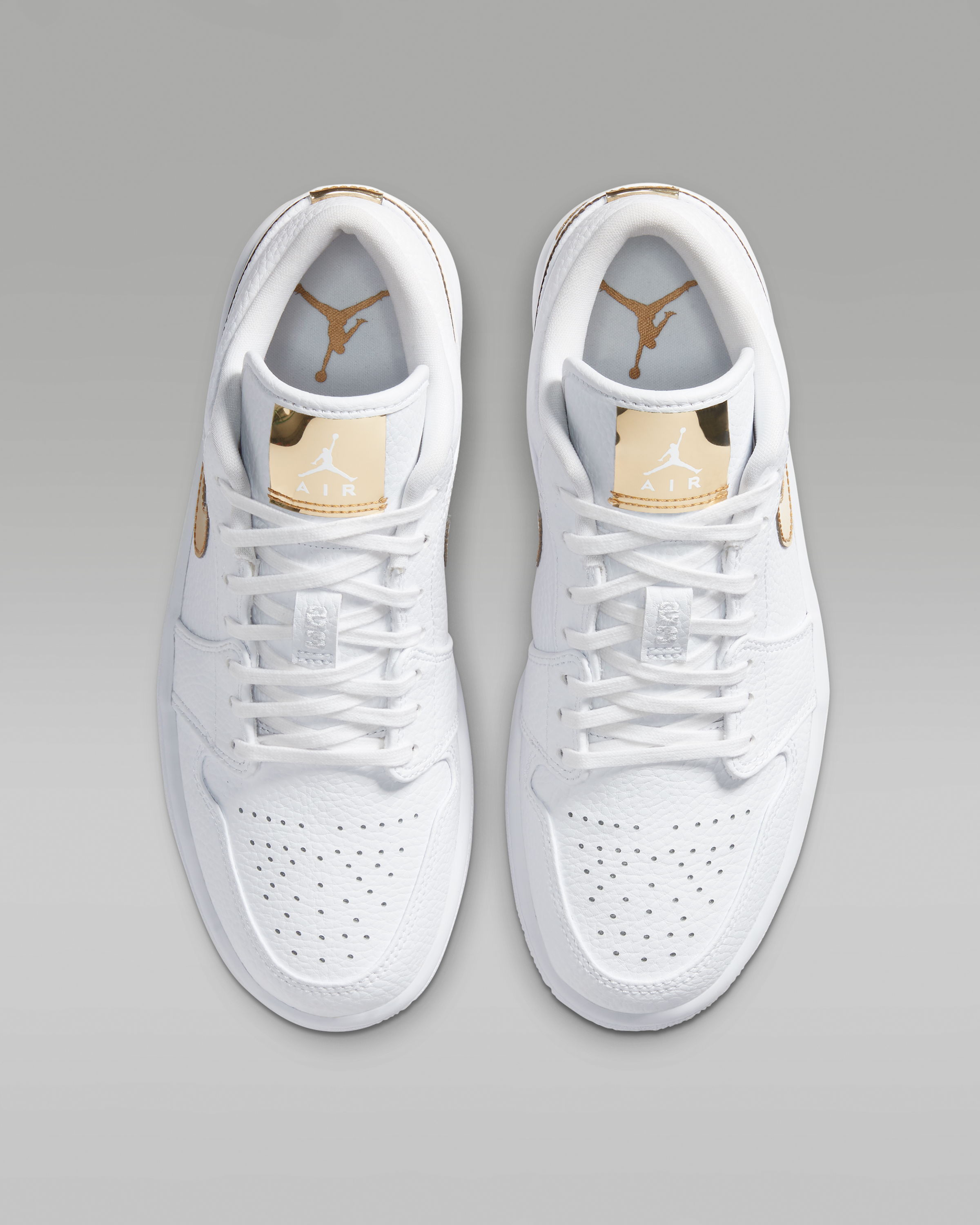 Air Jordan 1 Low SE Women's Shoes - White/White/Metallic Gold - View 4
