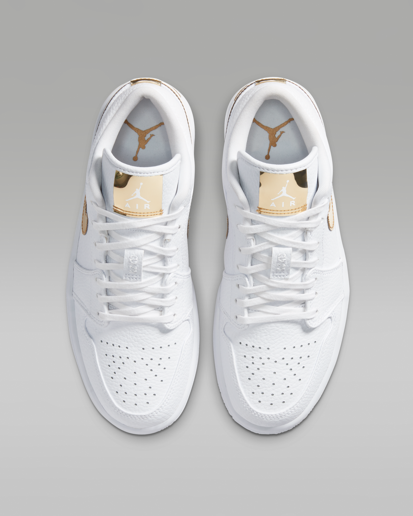 Air Jordan 1 Low SE Women's Shoes - White/White/Metallic Gold - View 4