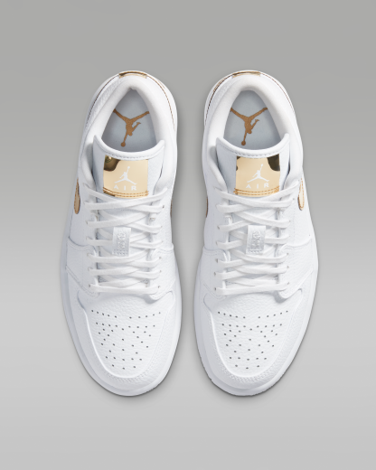 Air Jordan 1 Low SE Women's Shoes - White/White/Metallic Gold - View 4