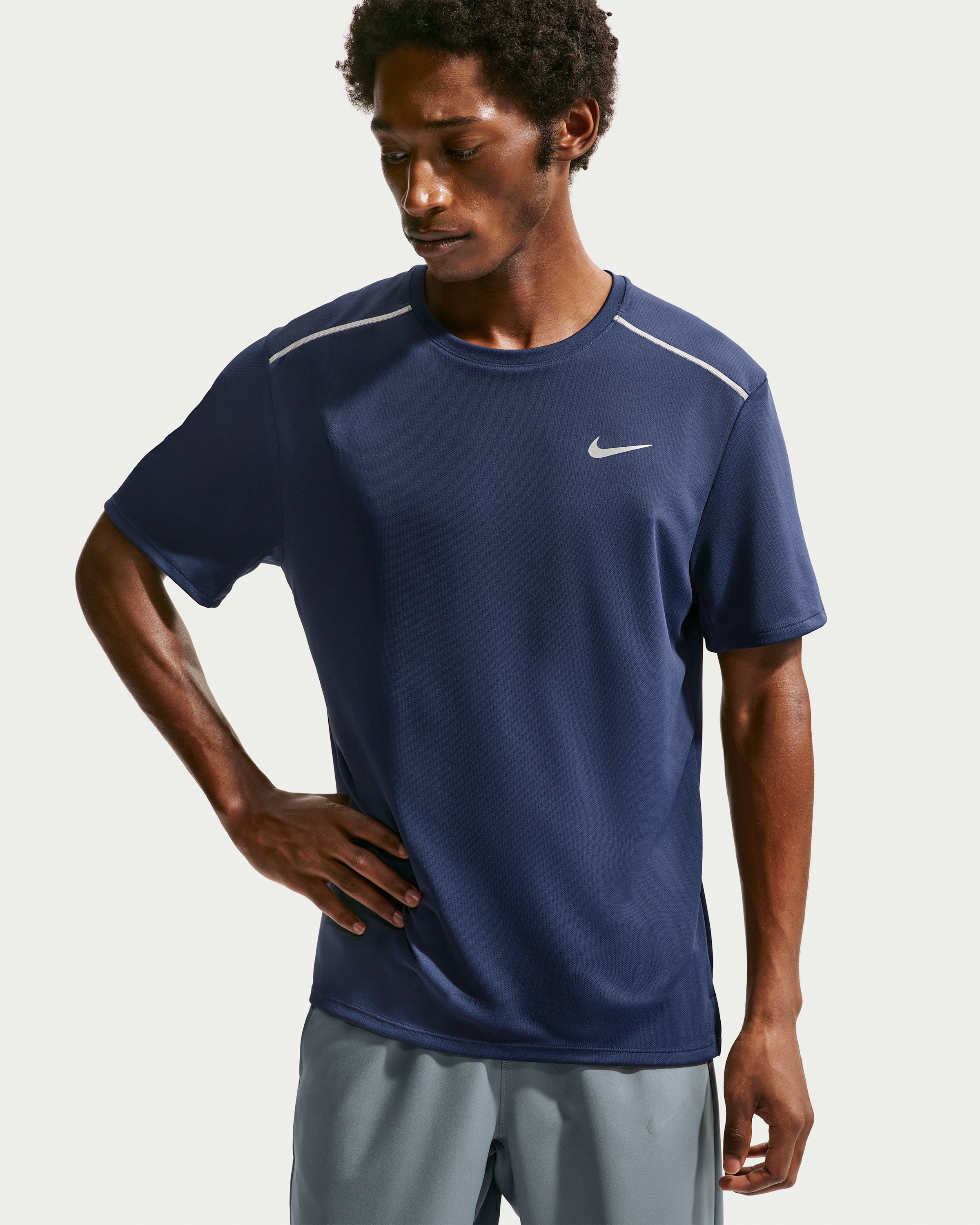 Nike Miler Men's Dri-FIT Short-Sleeve Running Top - Midnight Navy/Obsidian - View 1