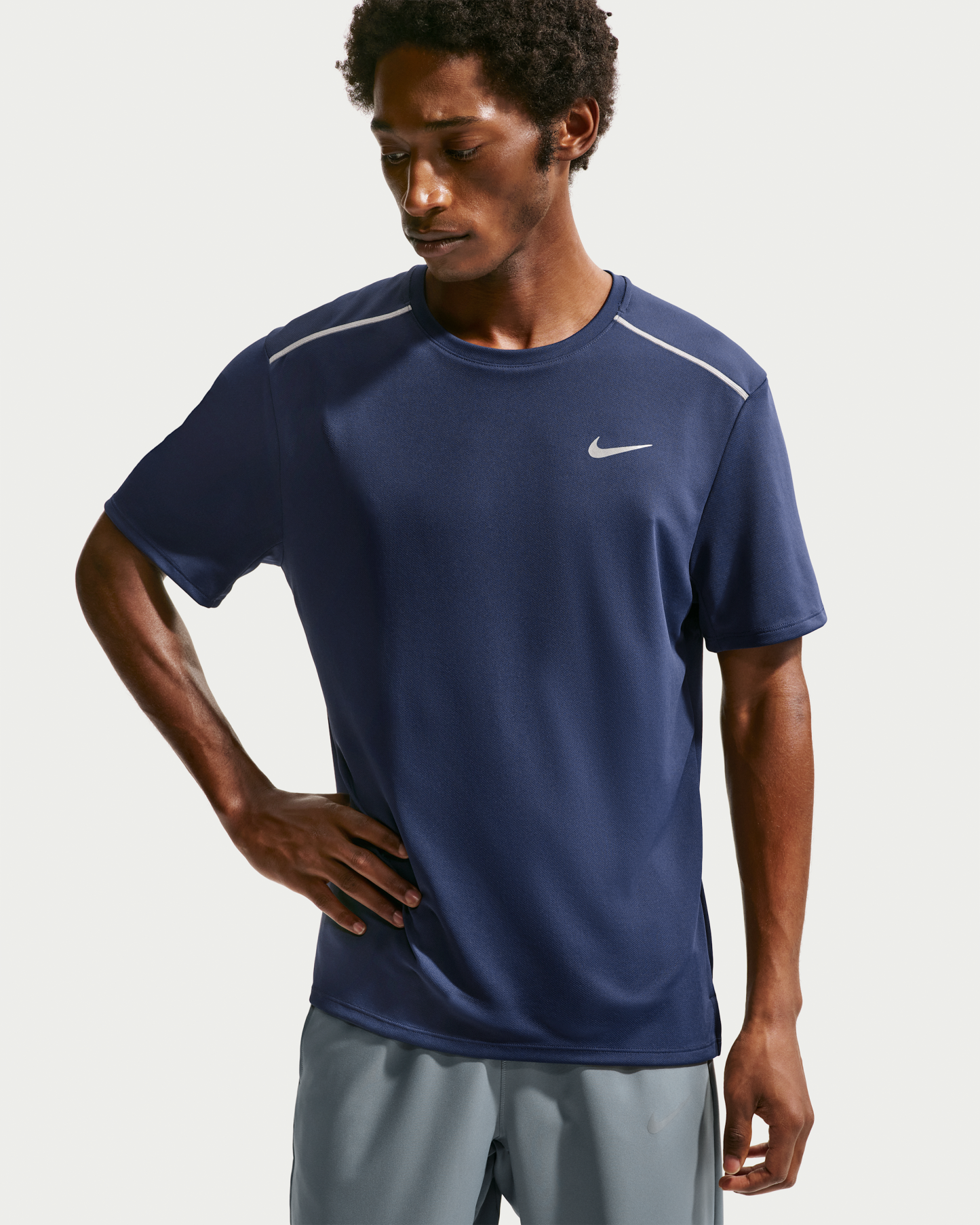 Nike Miler Men's Dri-FIT Short-Sleeve Running Top - Midnight Navy/Obsidian - View 1