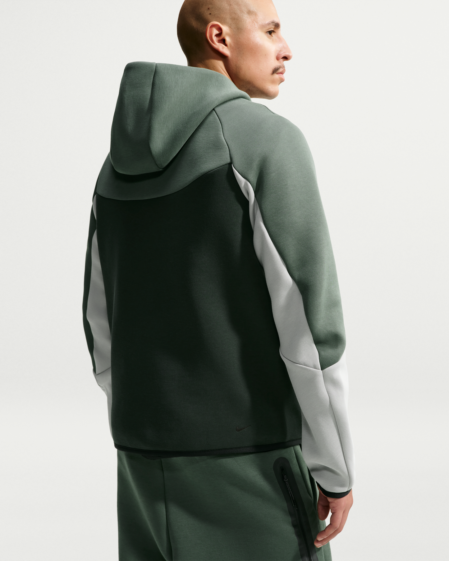 Nike Tech Men's Fleece Windrunner Full-Zip Jacket - Camo Green/Black Spruce/Light Smoke Grey/Chrome Yellow - View 2