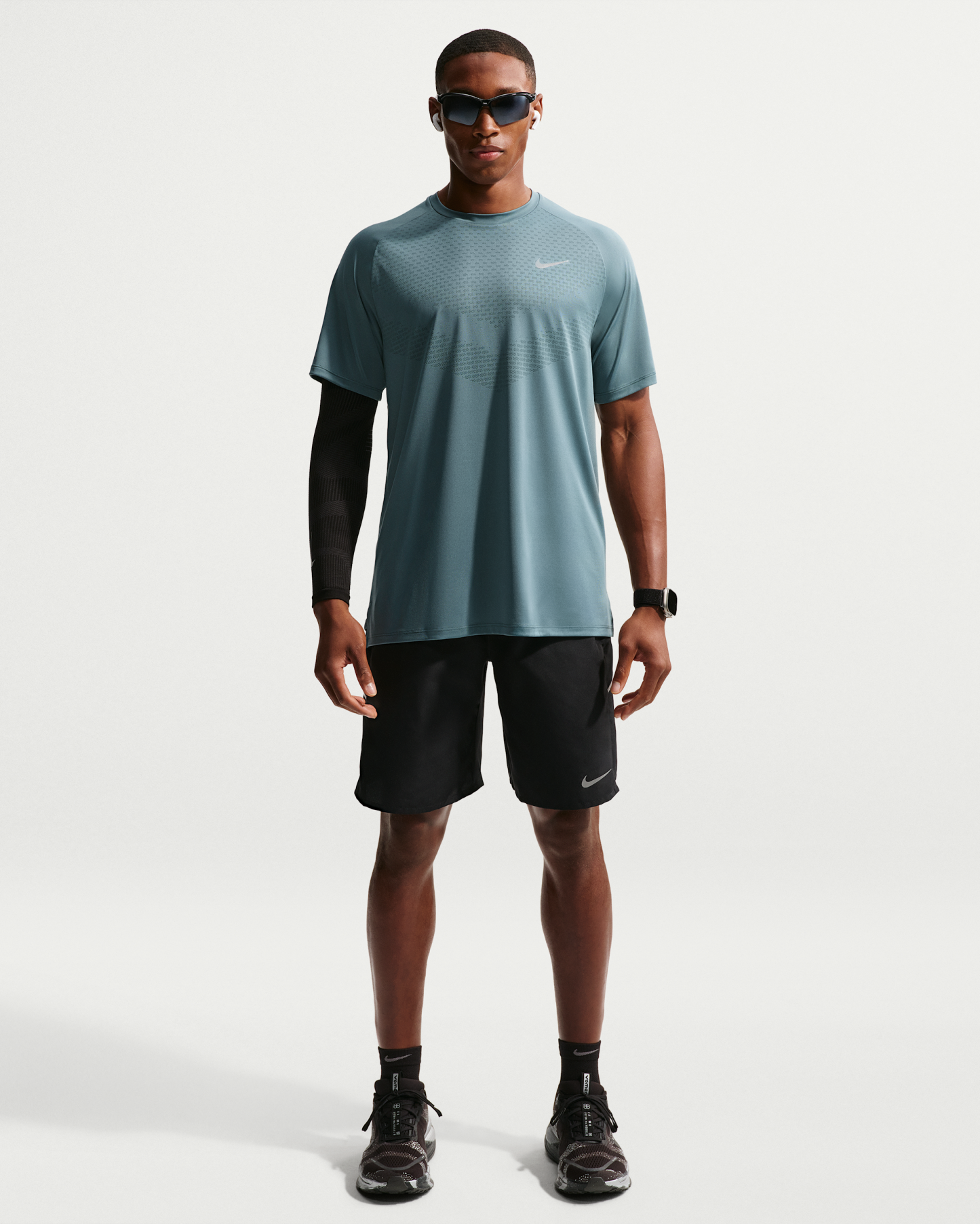 Nike Stride Men's Dri-FIT ADV Short-Sleeve Running Top - Mineral Slate - View 4