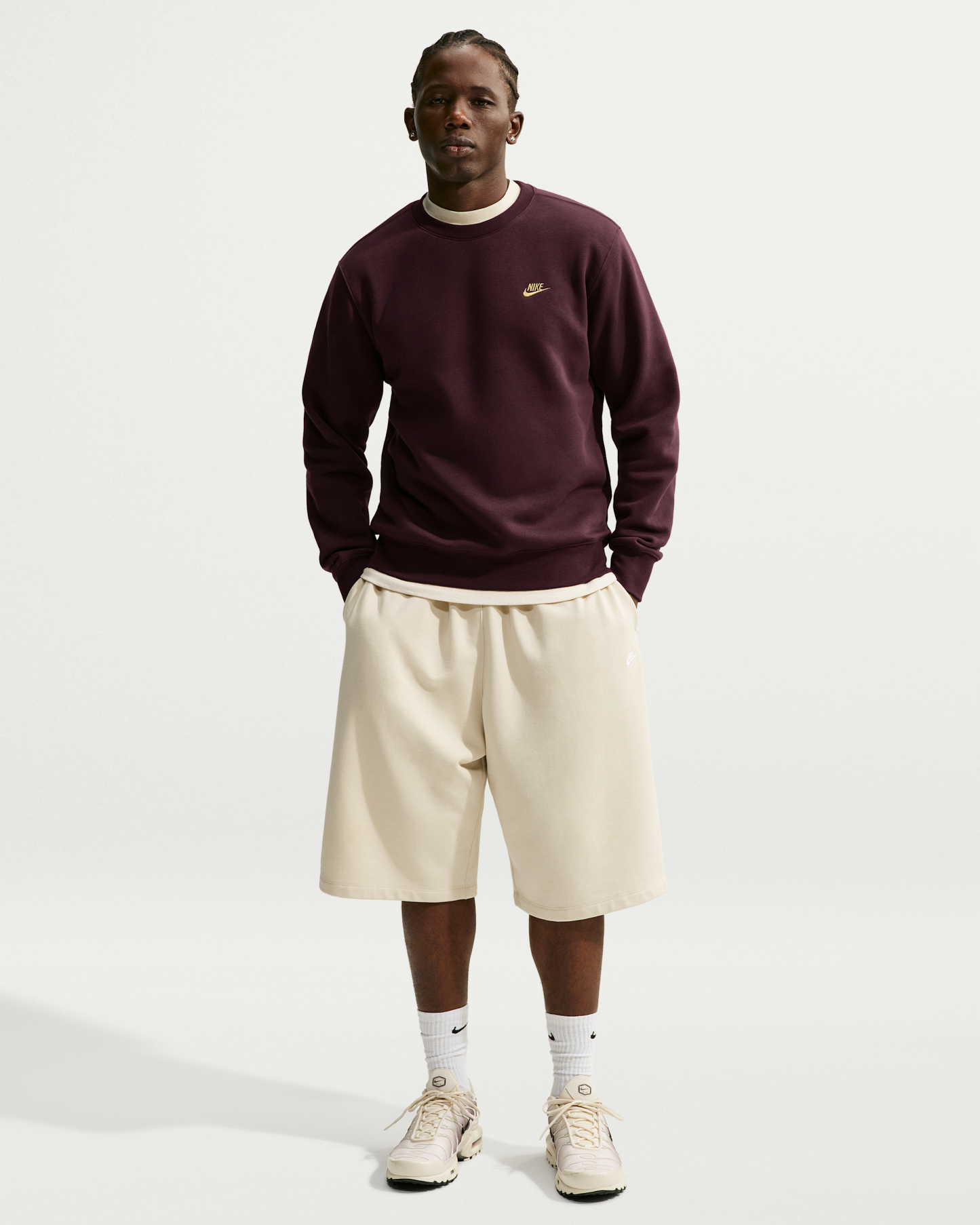 Nike Club Men's Fleece Crew - Burgundy Crush/Metallic Gold - View 4